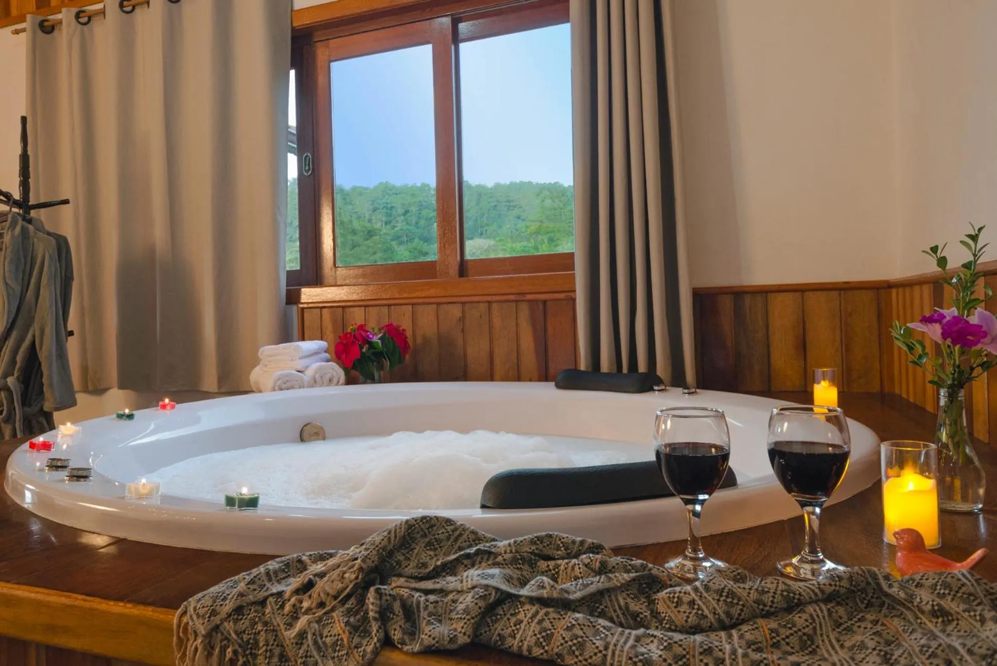 Hot Tub in Pousada Vista Bonita