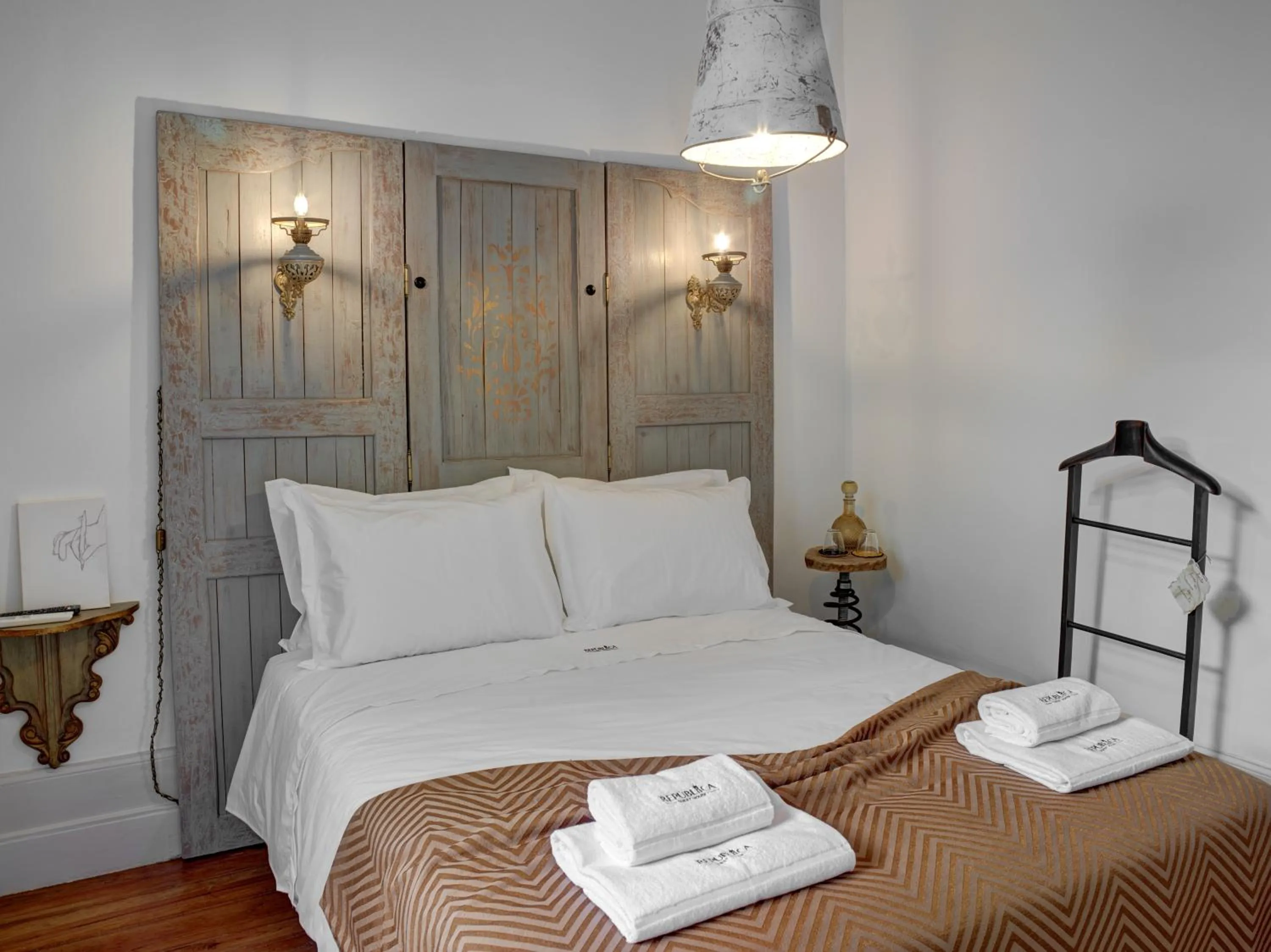 Bedroom, Bed in República Guest House