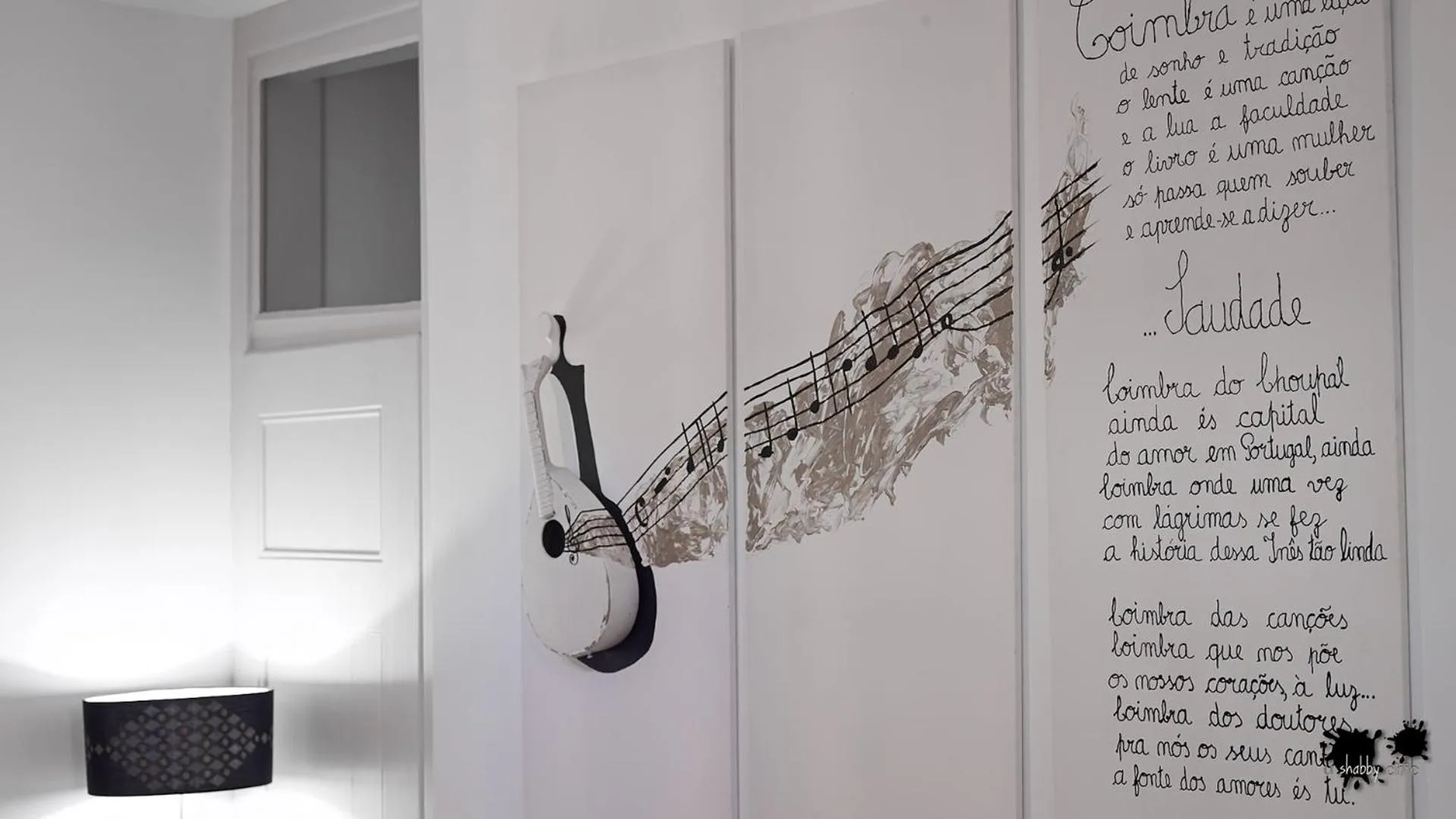 Communal lounge/ TV room in República Guest House