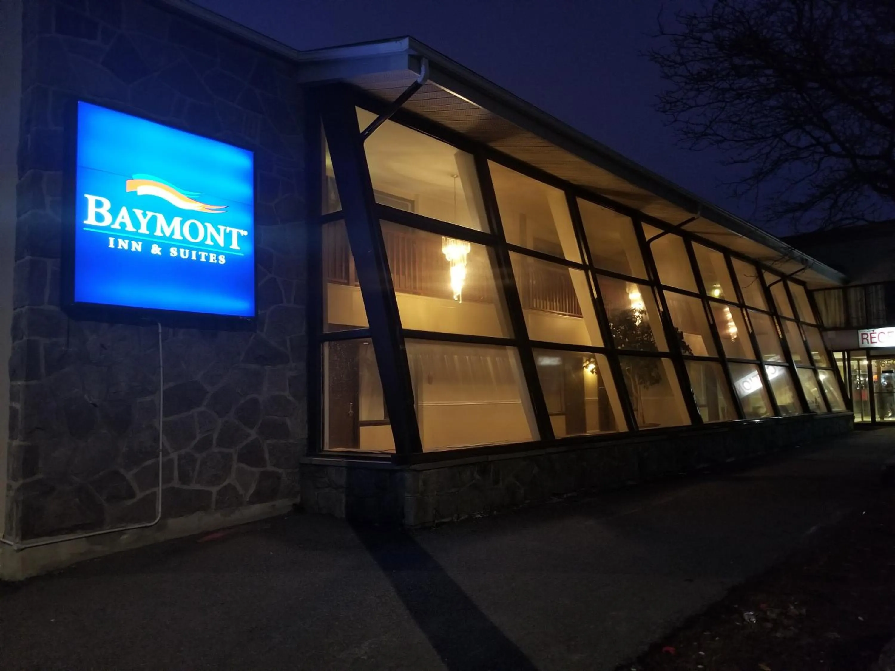 Property building in Baymont by Wyndham Montreal Airport