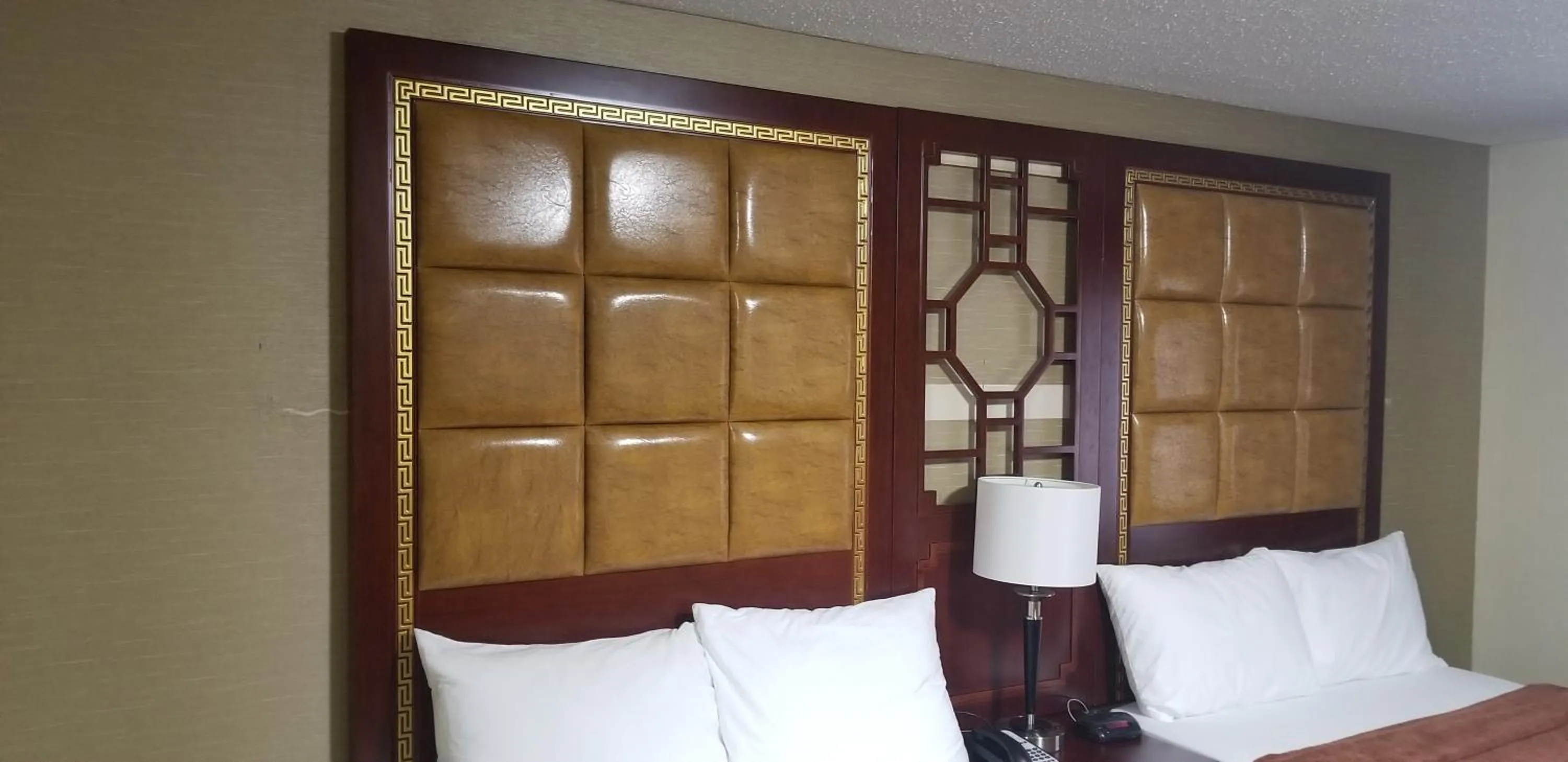 Bed in Baymont by Wyndham Montreal Airport