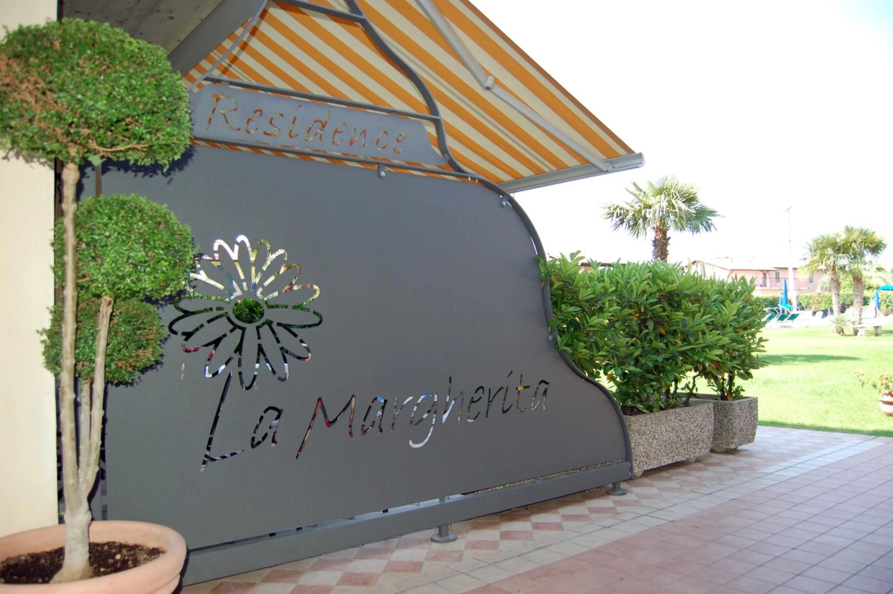 Facade/entrance in Residence La Margherita