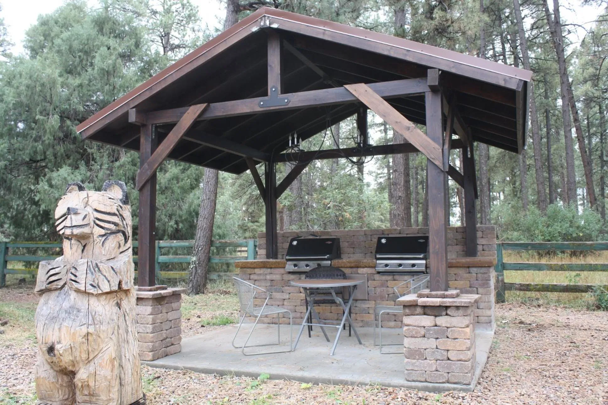 BBQ facilities in Lumbermen's Village