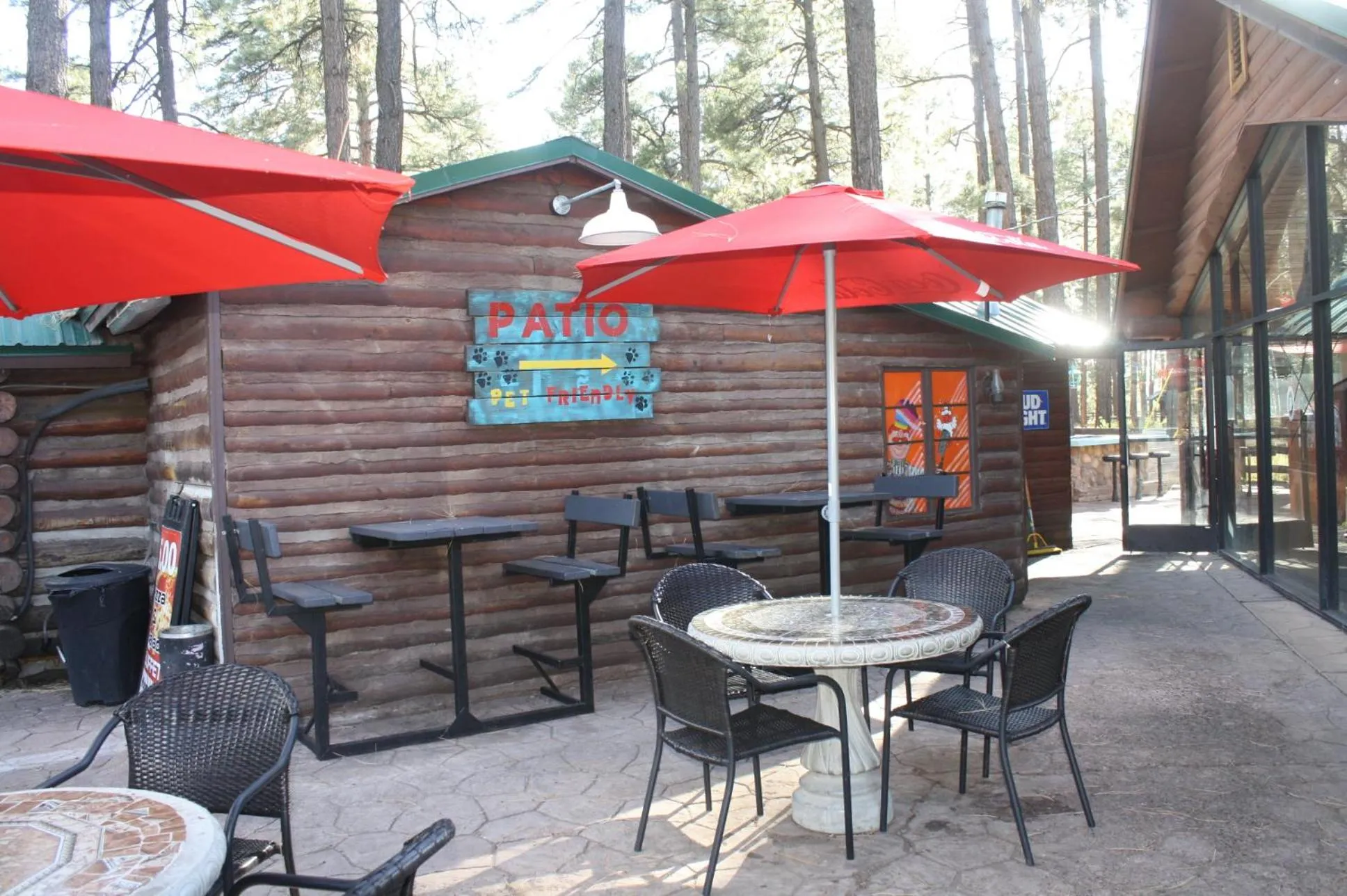 Restaurant/places to eat in Lumbermen's Village