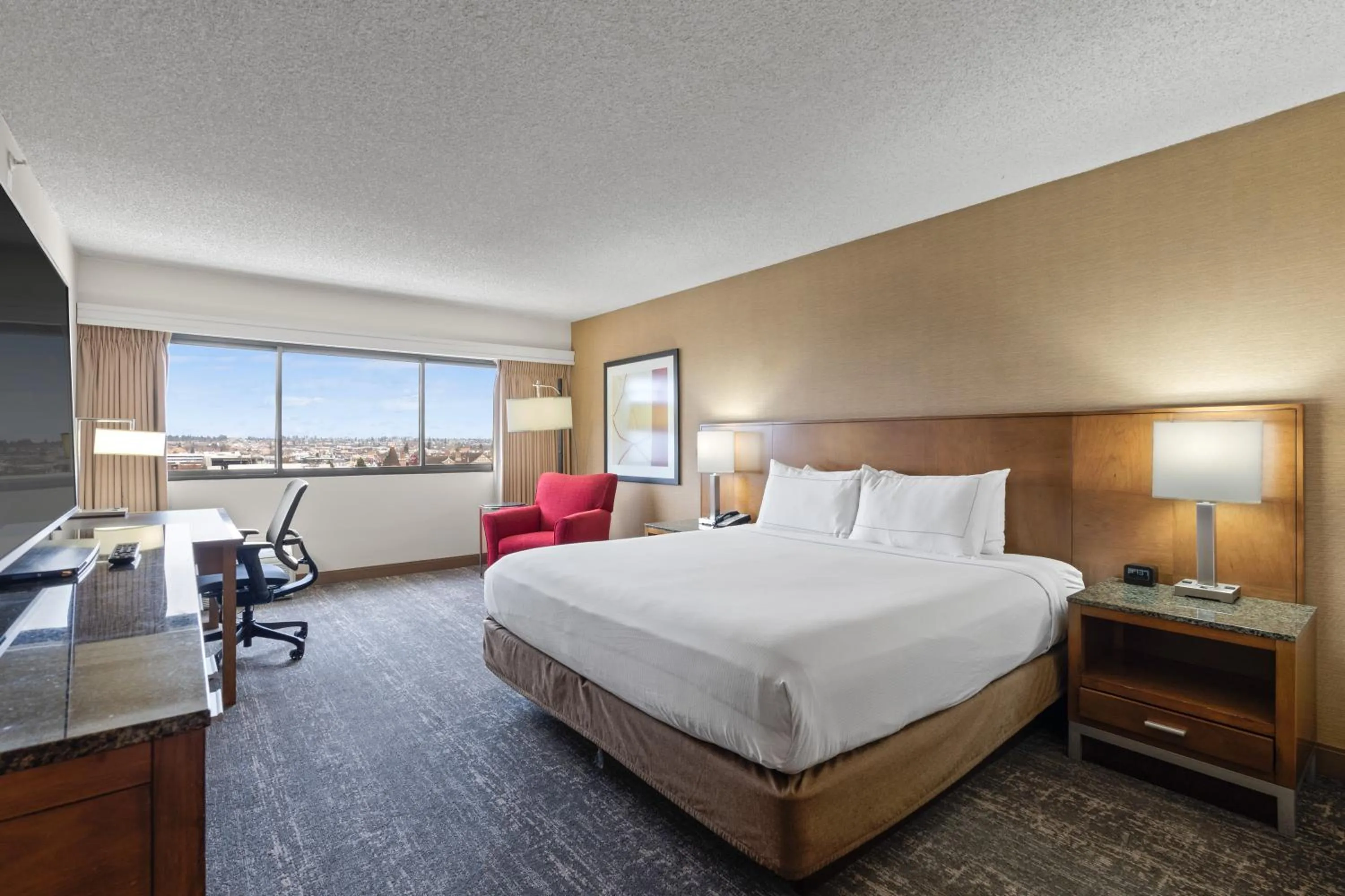 Bed in DoubleTree by Hilton Spokane City Center