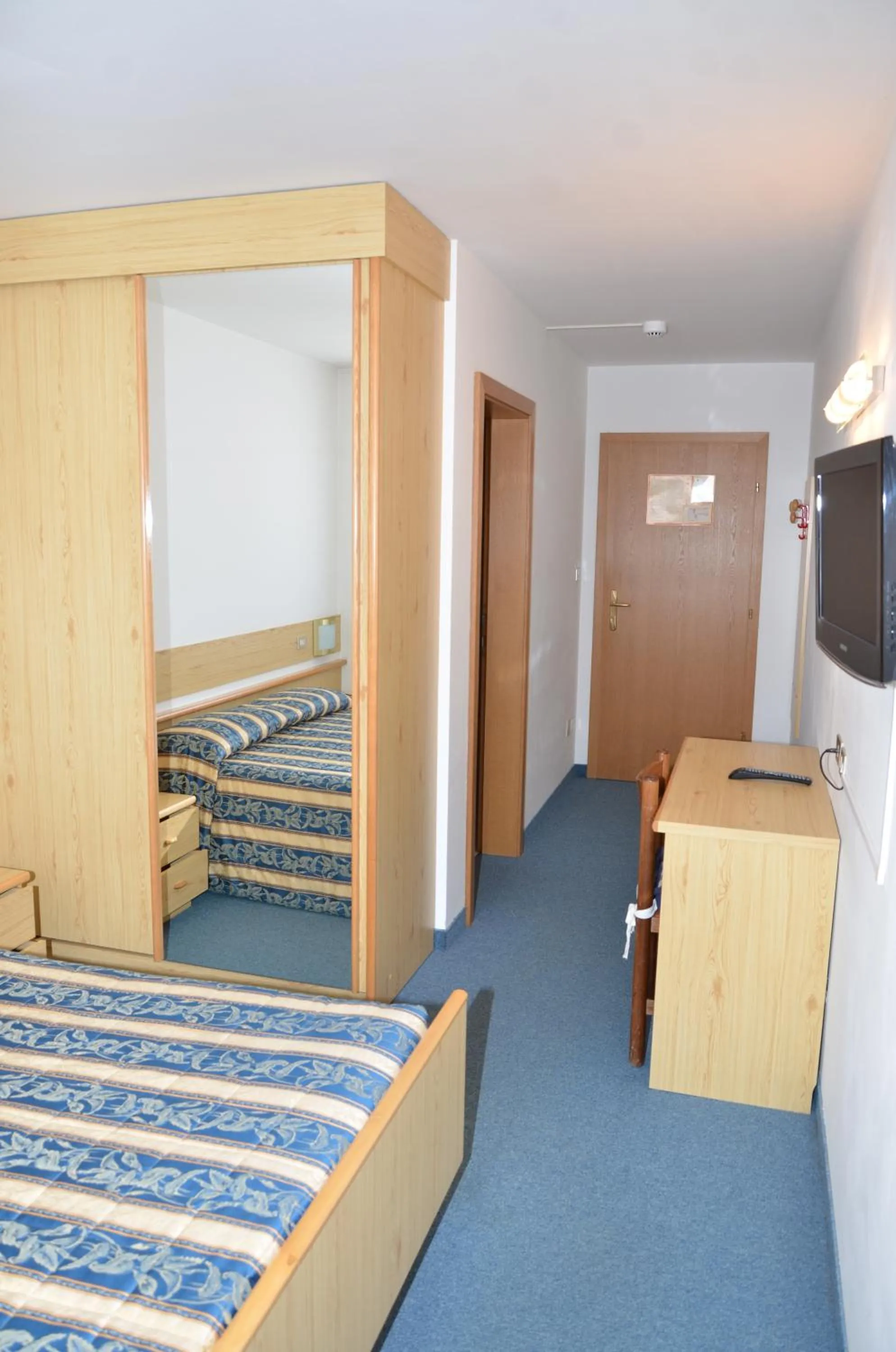 Photo of the whole room, Bed in Debra Park Hotel