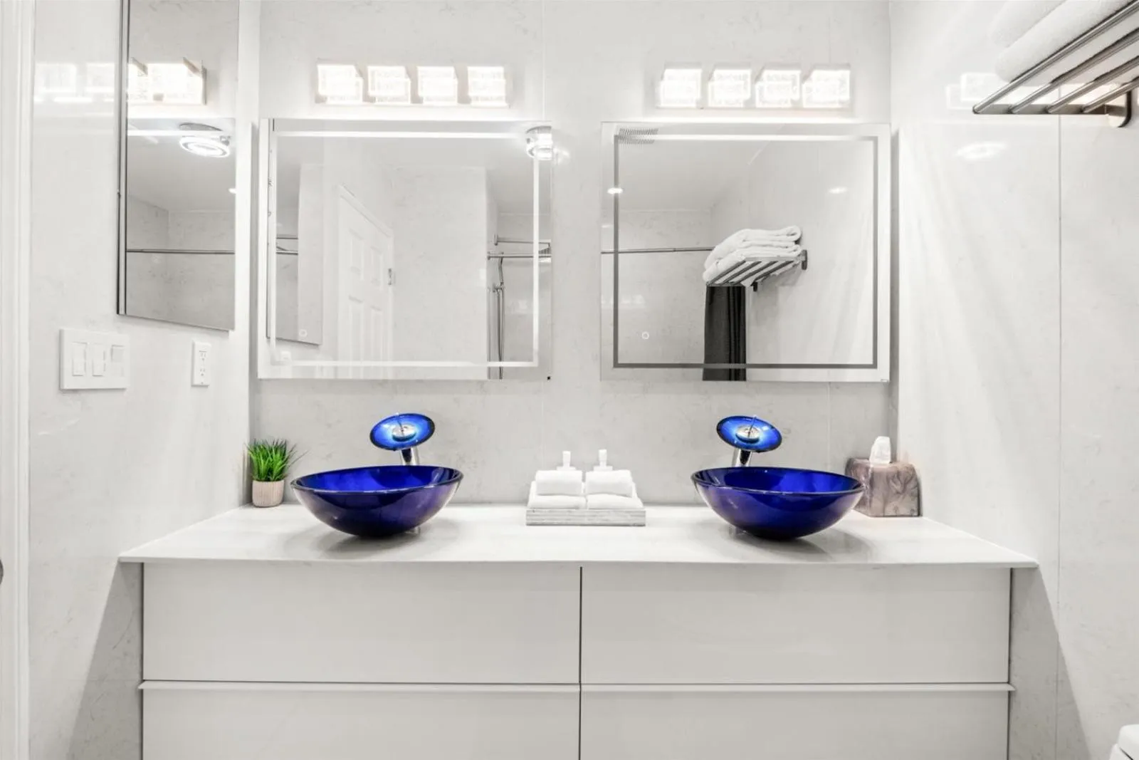 Property building in 103-Luxury3