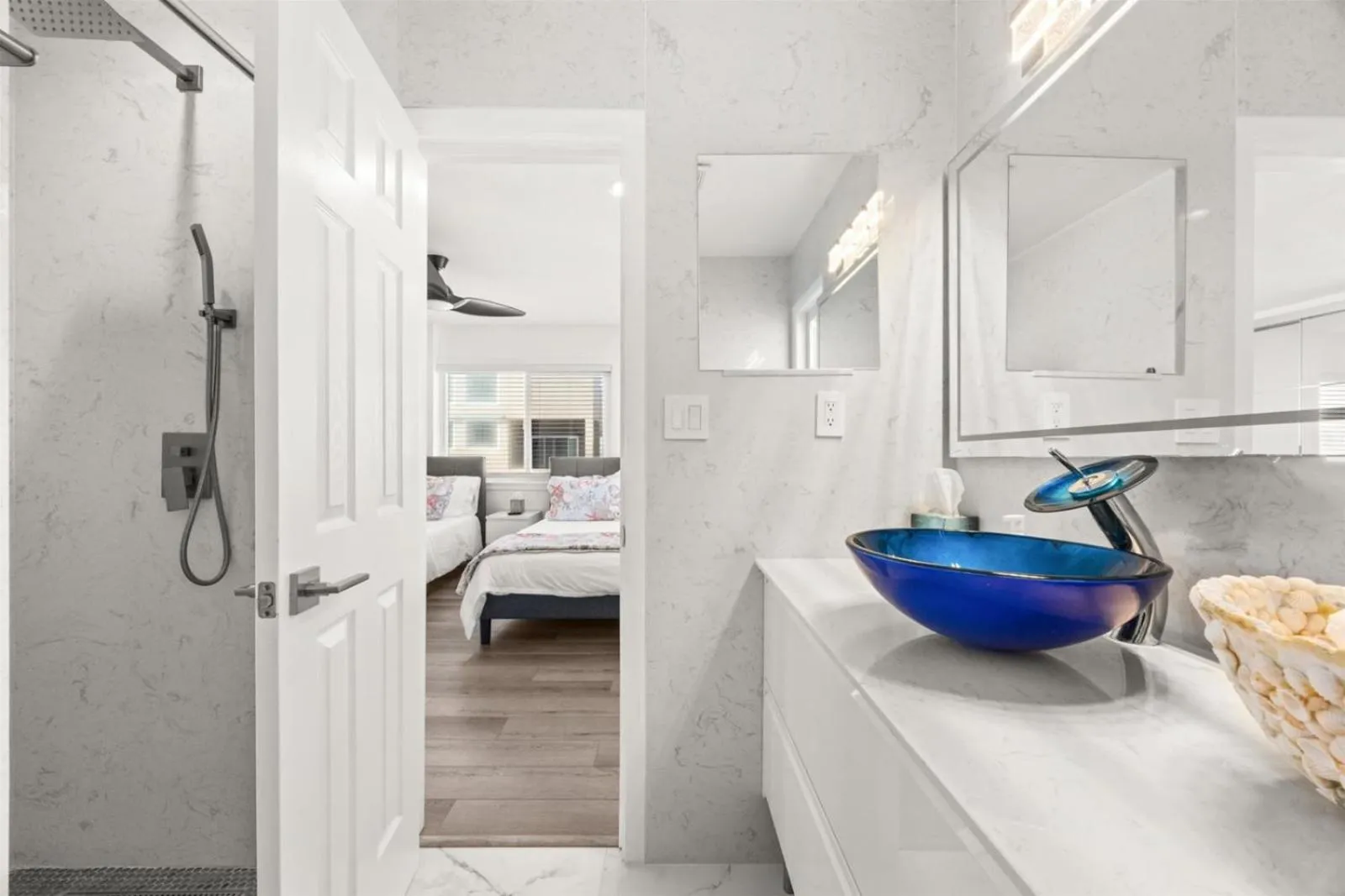 Property building, Bed in 103-Luxury3