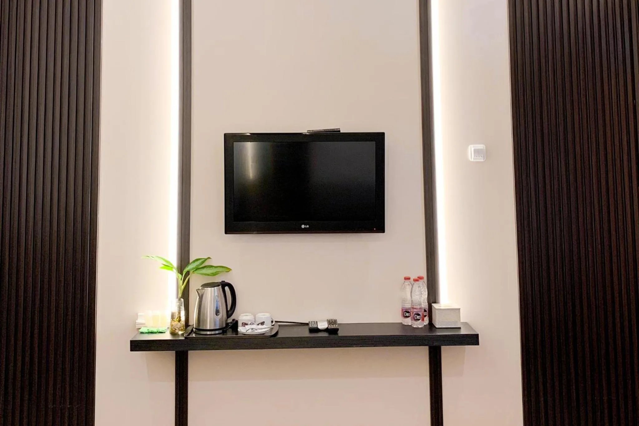 TV and multimedia in Berlian Abadi Hotel by Sinergi