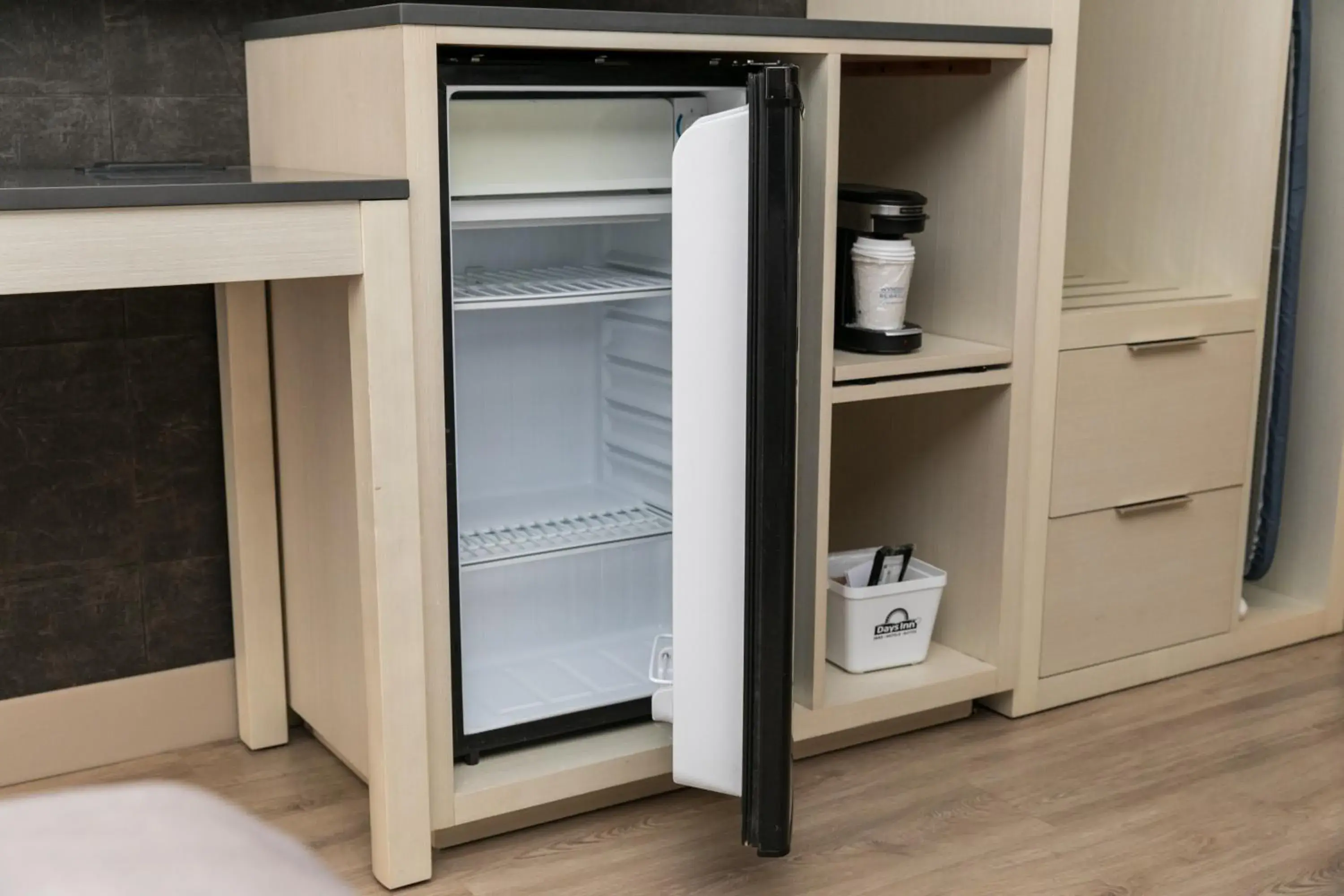 King Room - Mobility Access/Non-Smoking in Days Inn & Suites by Wyndham Edmonton Airport King Room - Mobility Access/Non-Smoking in Days Inn & Suites by Wyndham Edmonton Airport