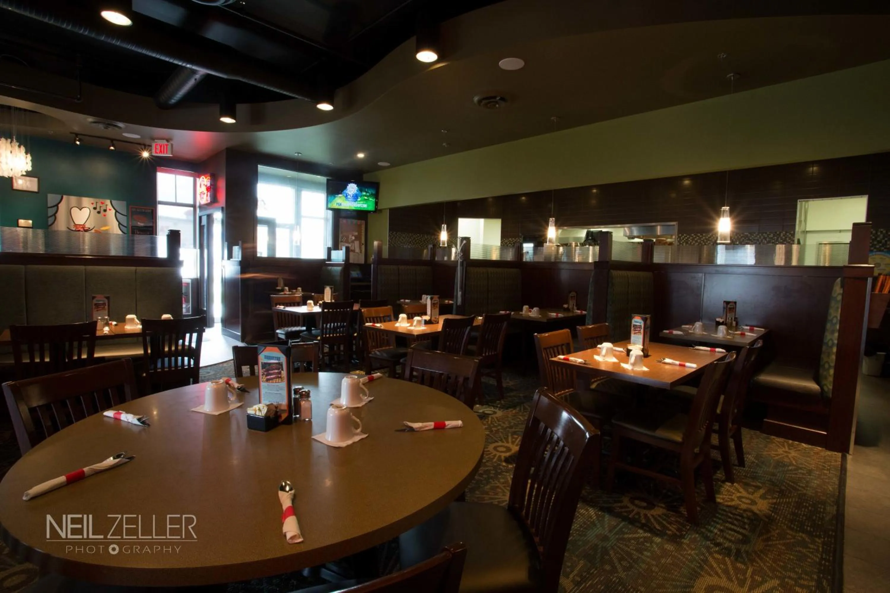 Restaurant/places to eat in Days Inn & Suites by Wyndham Edmonton Airport