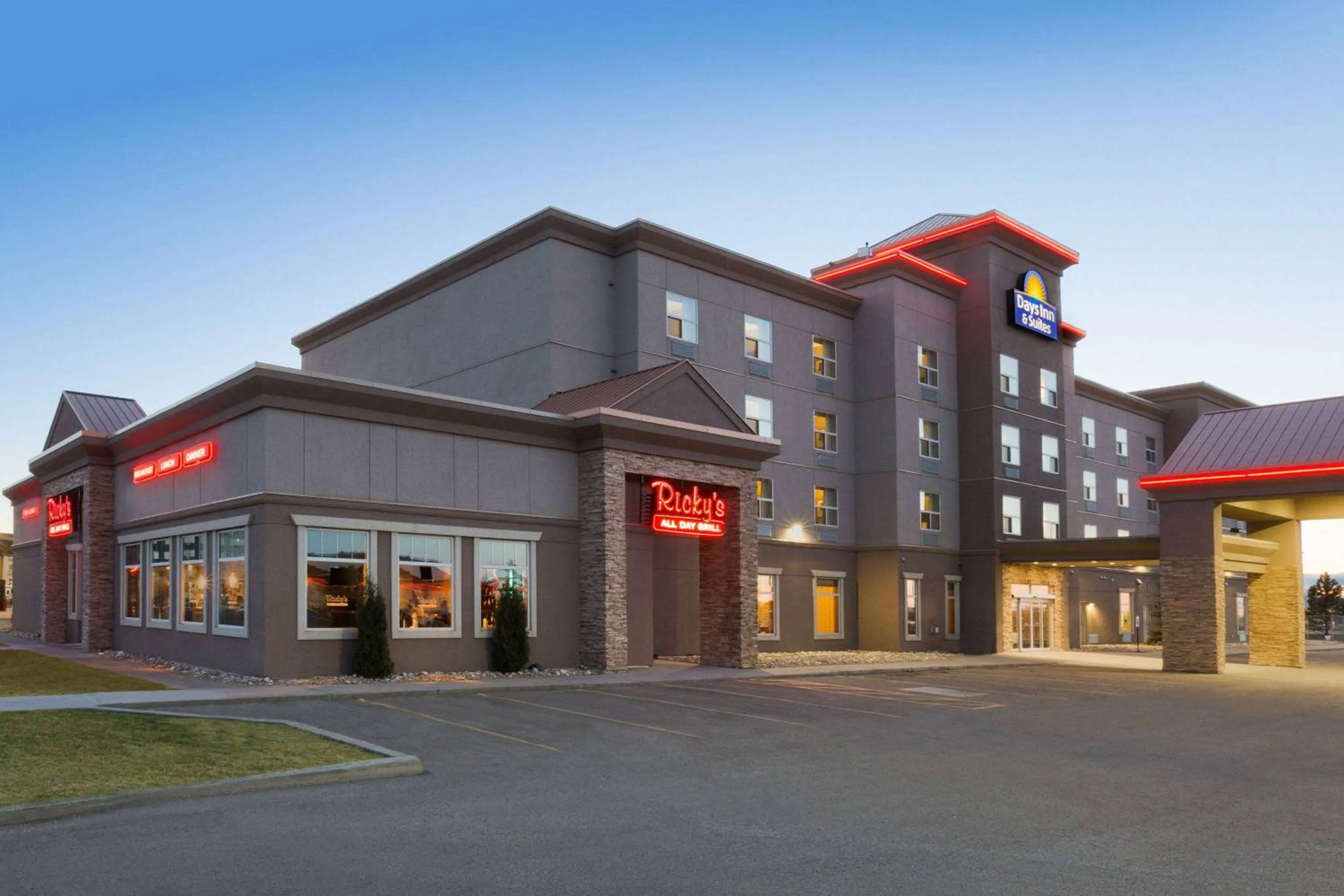 Property building in Days Inn & Suites by Wyndham Edmonton Airport