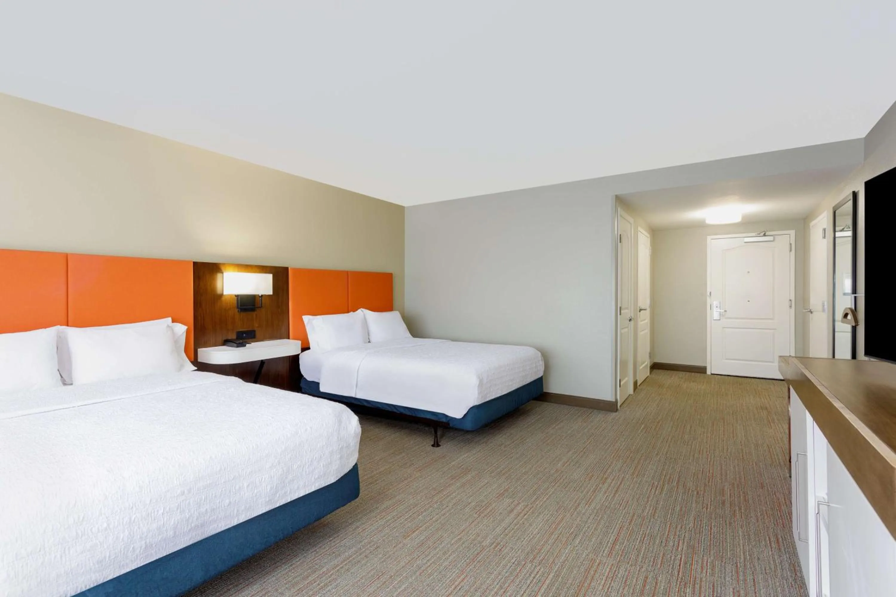 Bed in Hampton Inn & Suites Tallahassee I-10-Thomasville Road