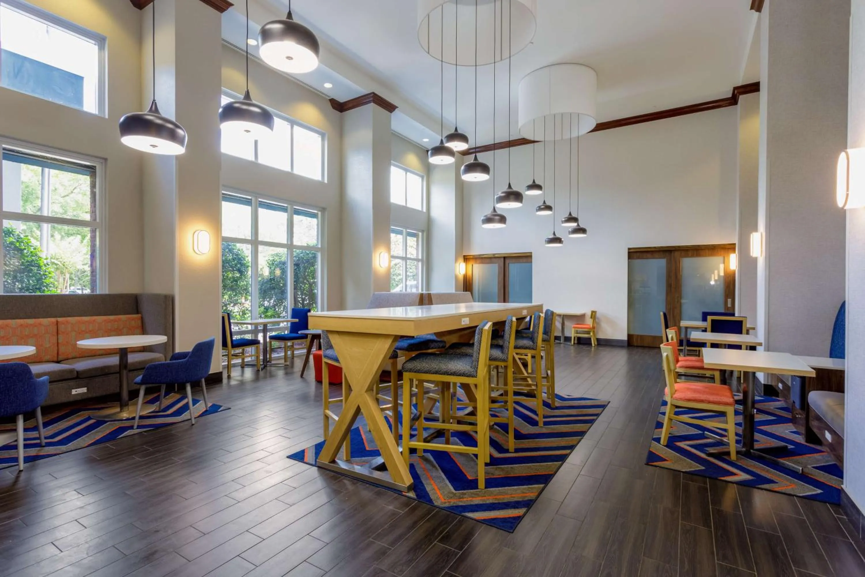 Breakfast in Hampton Inn & Suites Tallahassee I-10-Thomasville Road