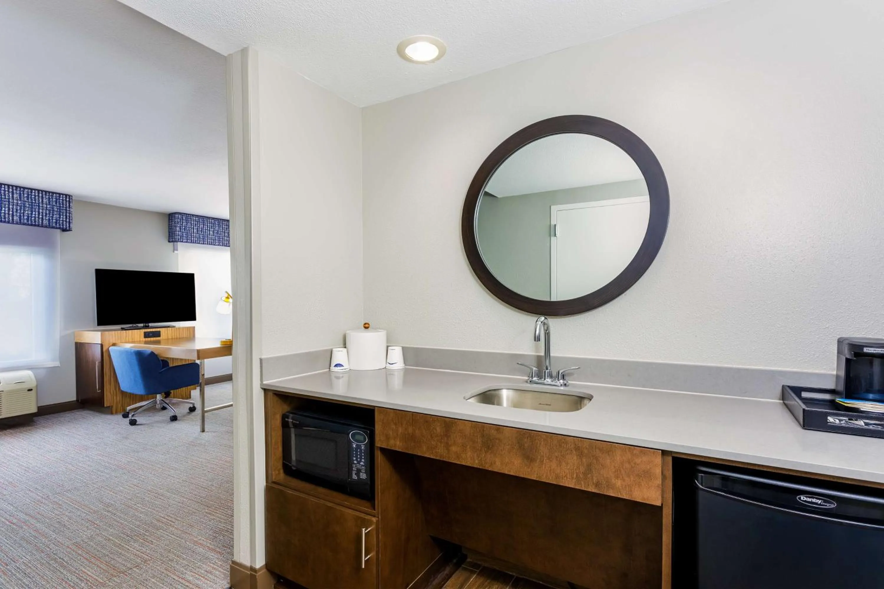 Photo of the whole room in Hampton Inn & Suites Tallahassee I-10-Thomasville Road