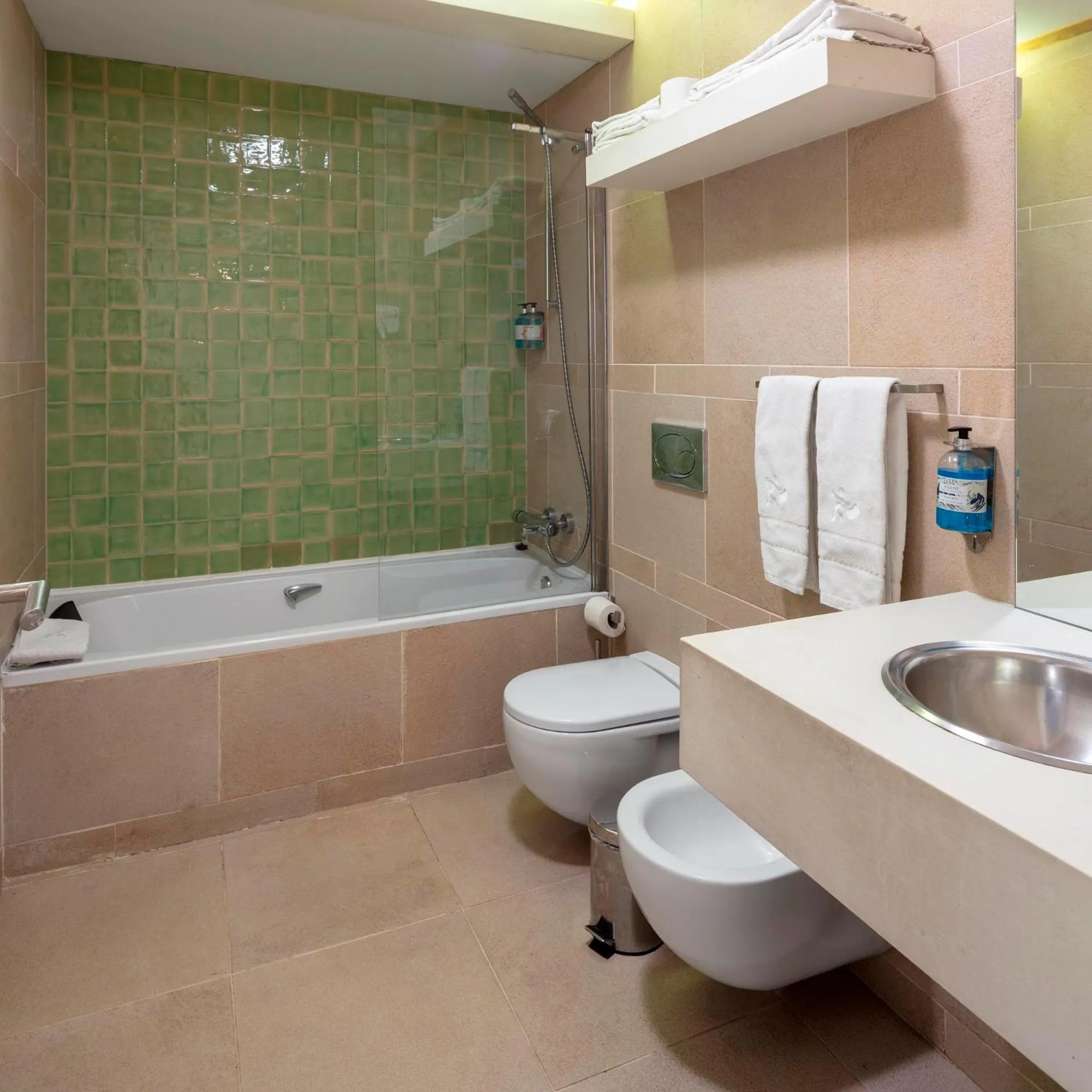 Bathroom in Palácio Camões - Lisbon Serviced Apartments