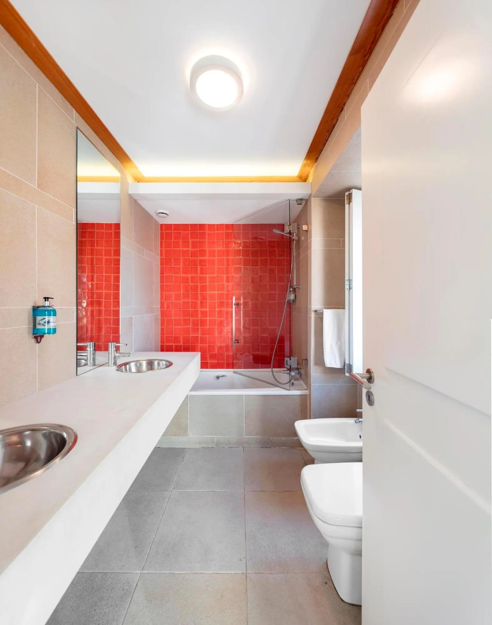 Bathroom in Palácio Camões - Lisbon Serviced Apartments