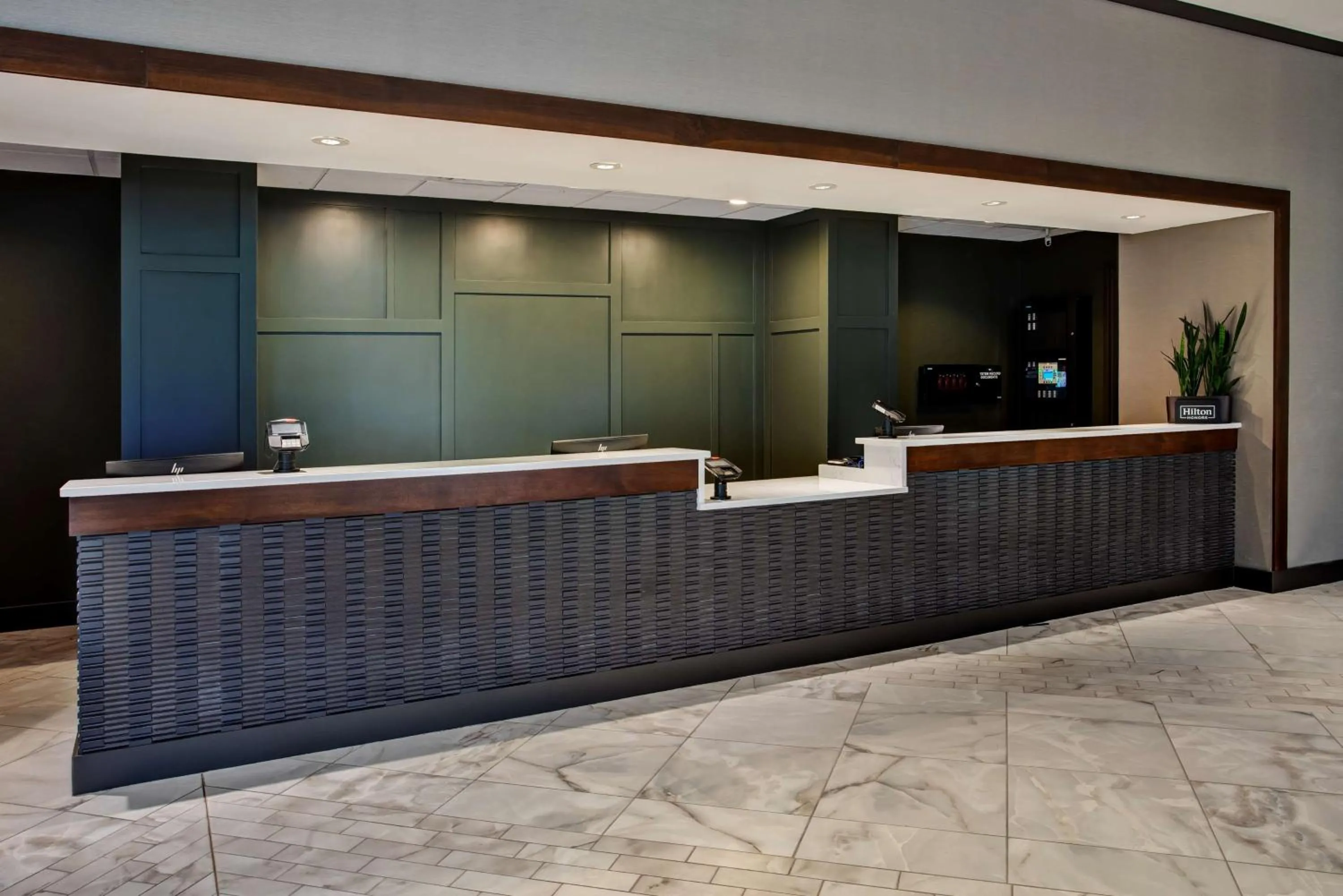 Lobby or reception in DoubleTree by Hilton Lansing