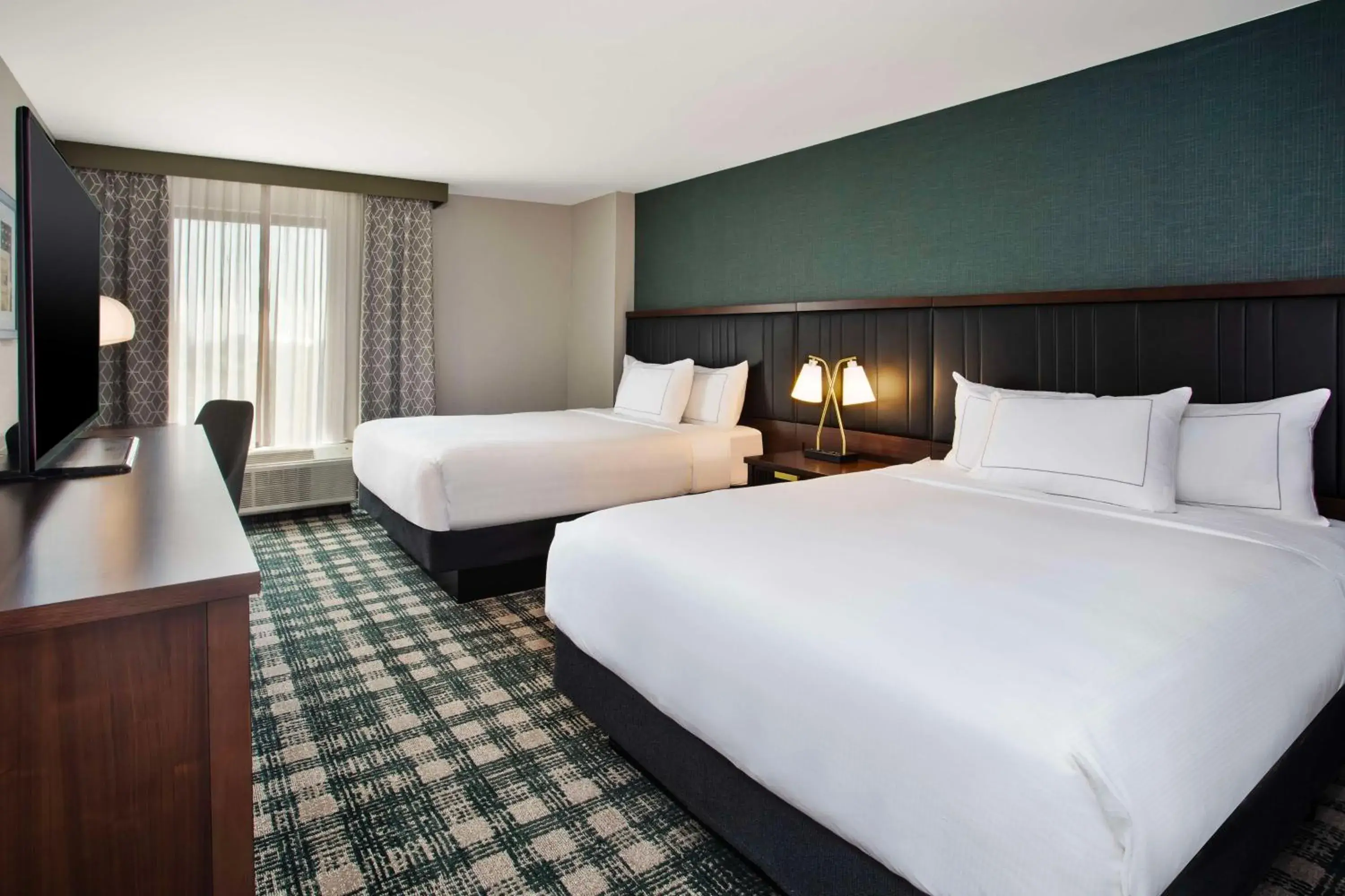 Queen Room with Two Queen Beds and River View in DoubleTree by Hilton Lansing Queen Room with Two Queen Beds and River View in DoubleTree by Hilton Lansing