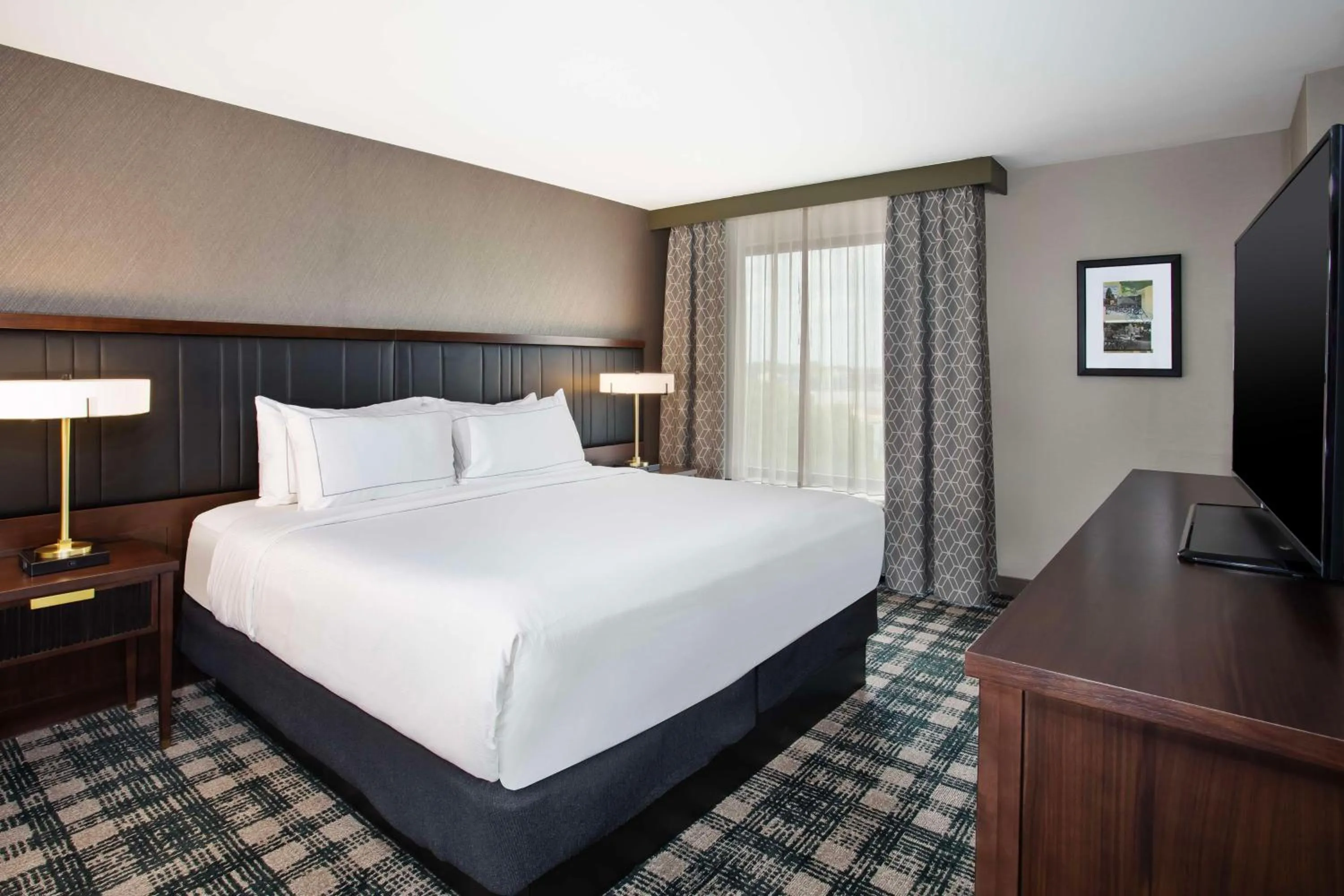 Bed in DoubleTree by Hilton Lansing