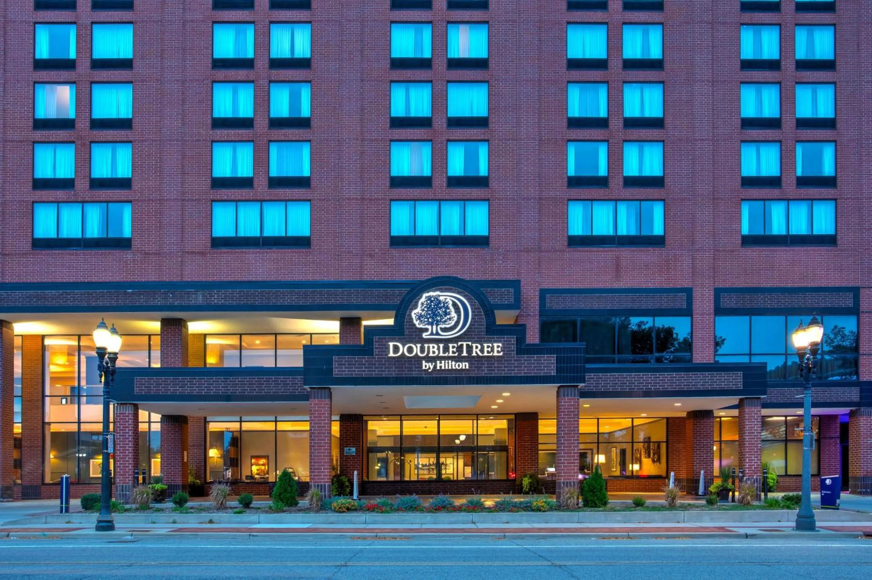 Property building in DoubleTree by Hilton Lansing