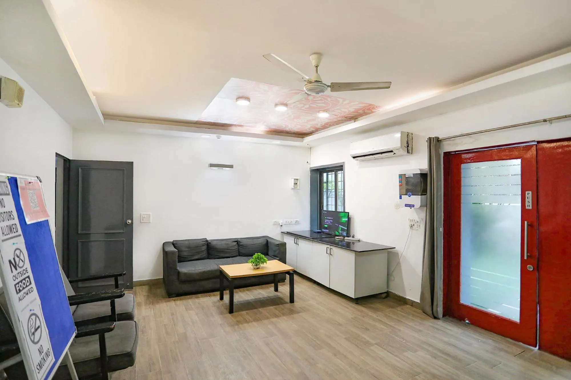 Seating area in FabHotel F9 H Block Sector 51