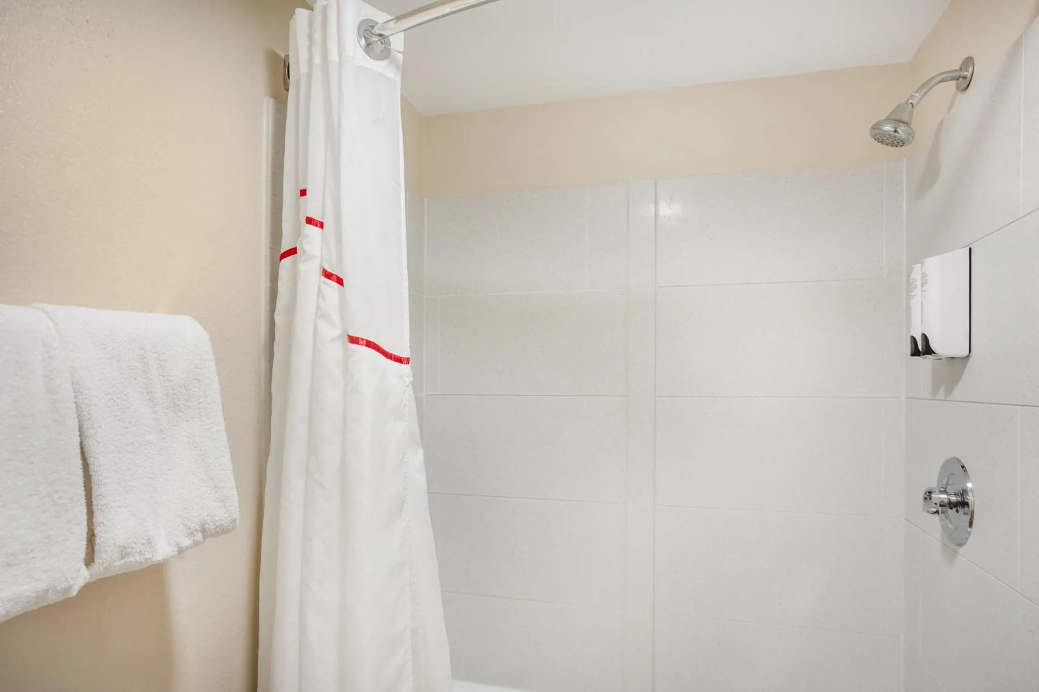 Bathroom in Red Roof Inn Danville, PA