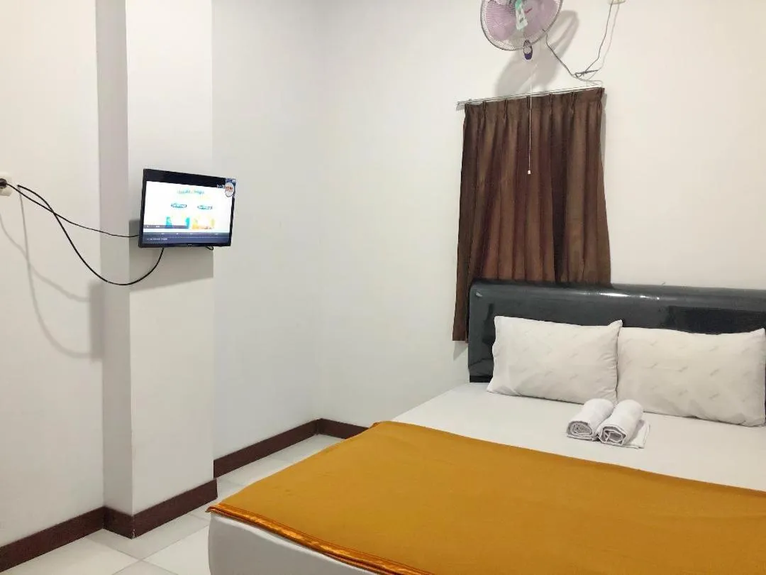 Bedroom, Bed in Cattail Guest House Pontianak
