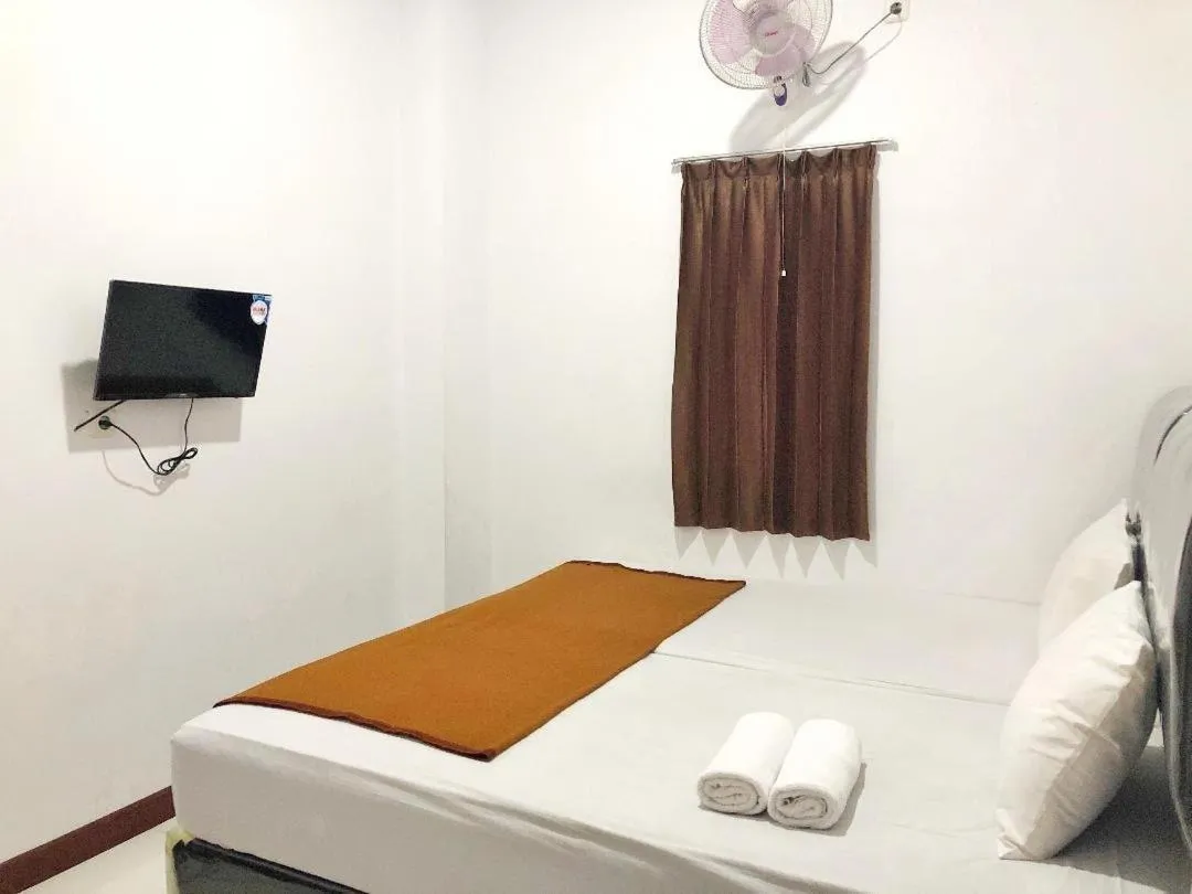 Bedroom, Bed in Cattail Guest House Pontianak