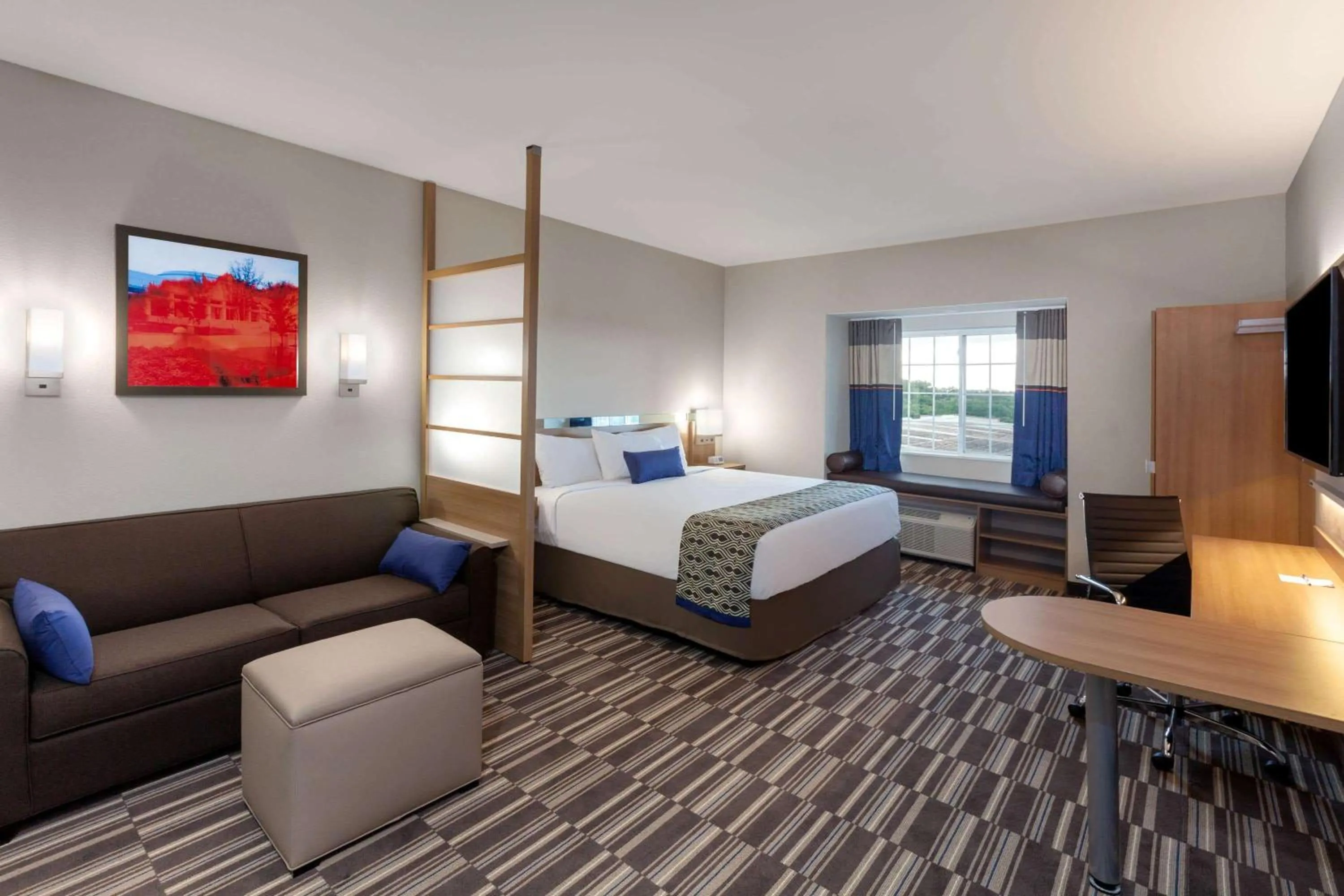 Photo of the whole room, Bed in Microtel Inn & Suites by Wyndham College Station