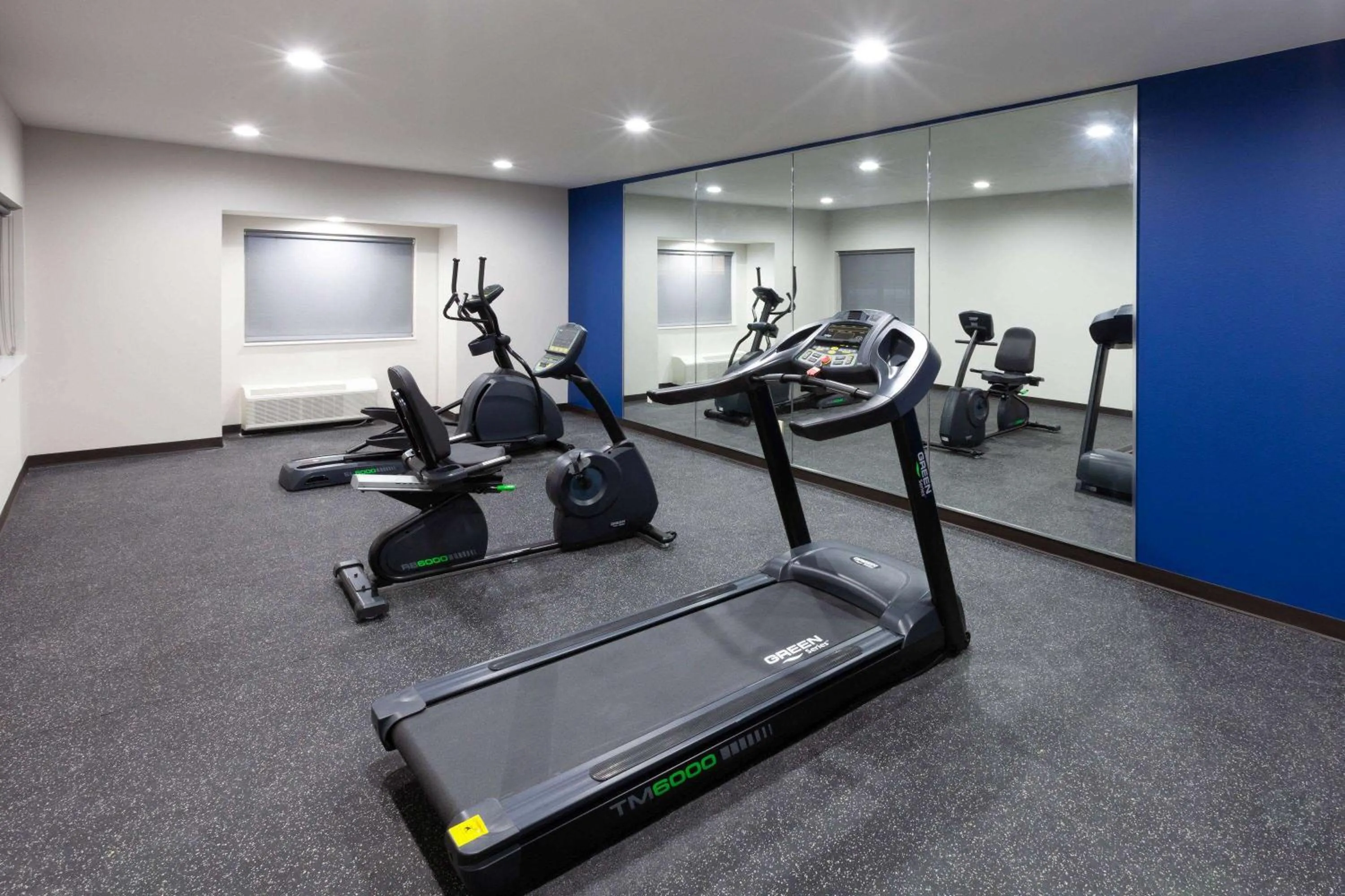 Fitness centre/facilities in Microtel Inn & Suites by Wyndham College Station