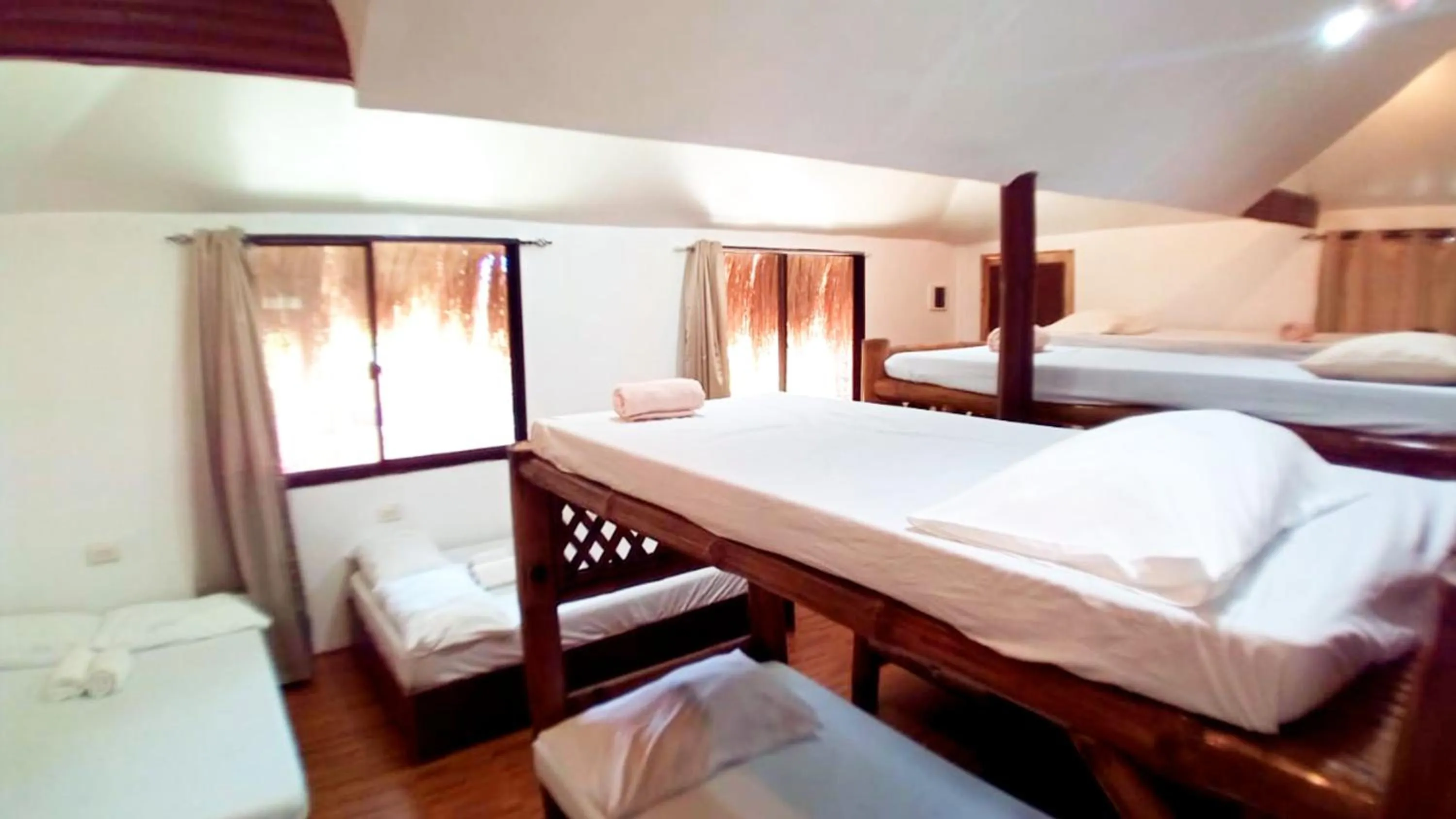 Bed in Siargao Tropic Hostel