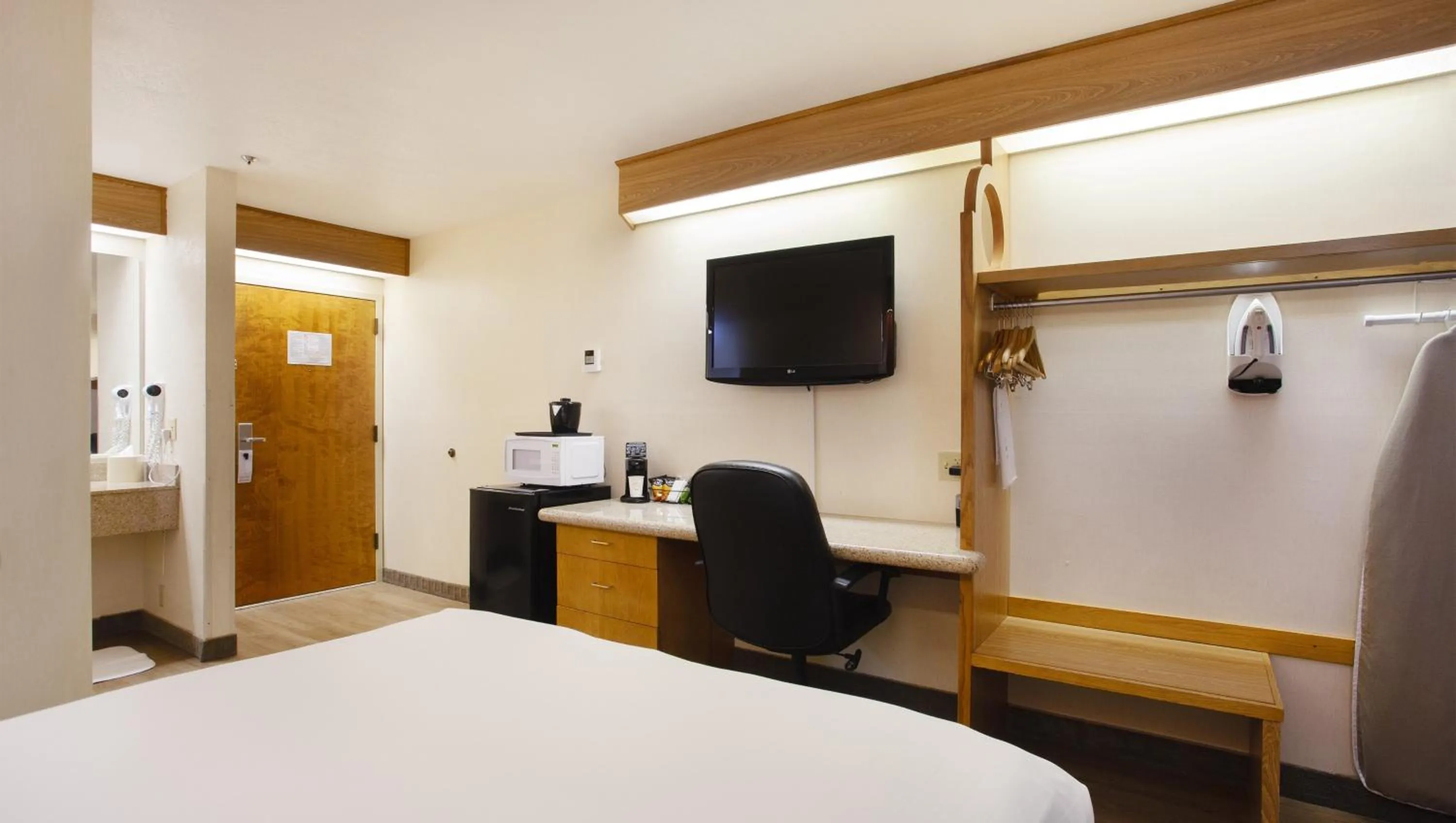 Bedroom, Bed in Mountain Home Inn