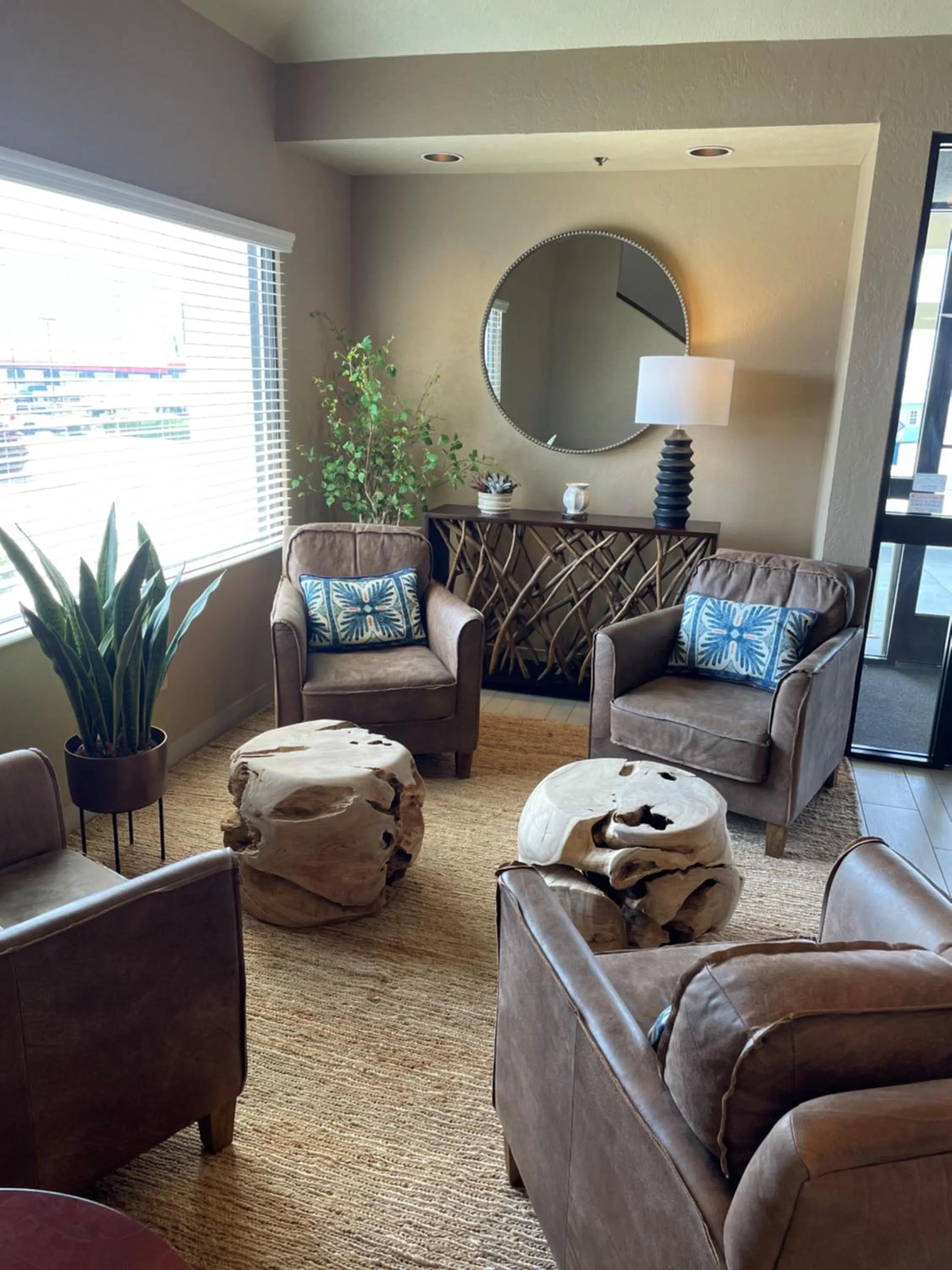 Property building in Mountain Home Inn