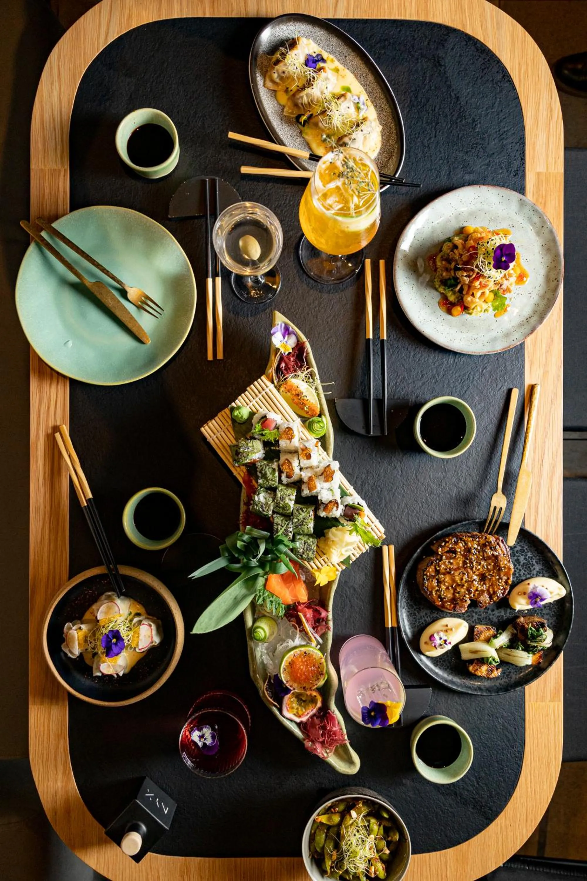 Restaurant/places to eat in Academias Hotel, Autograph Collection