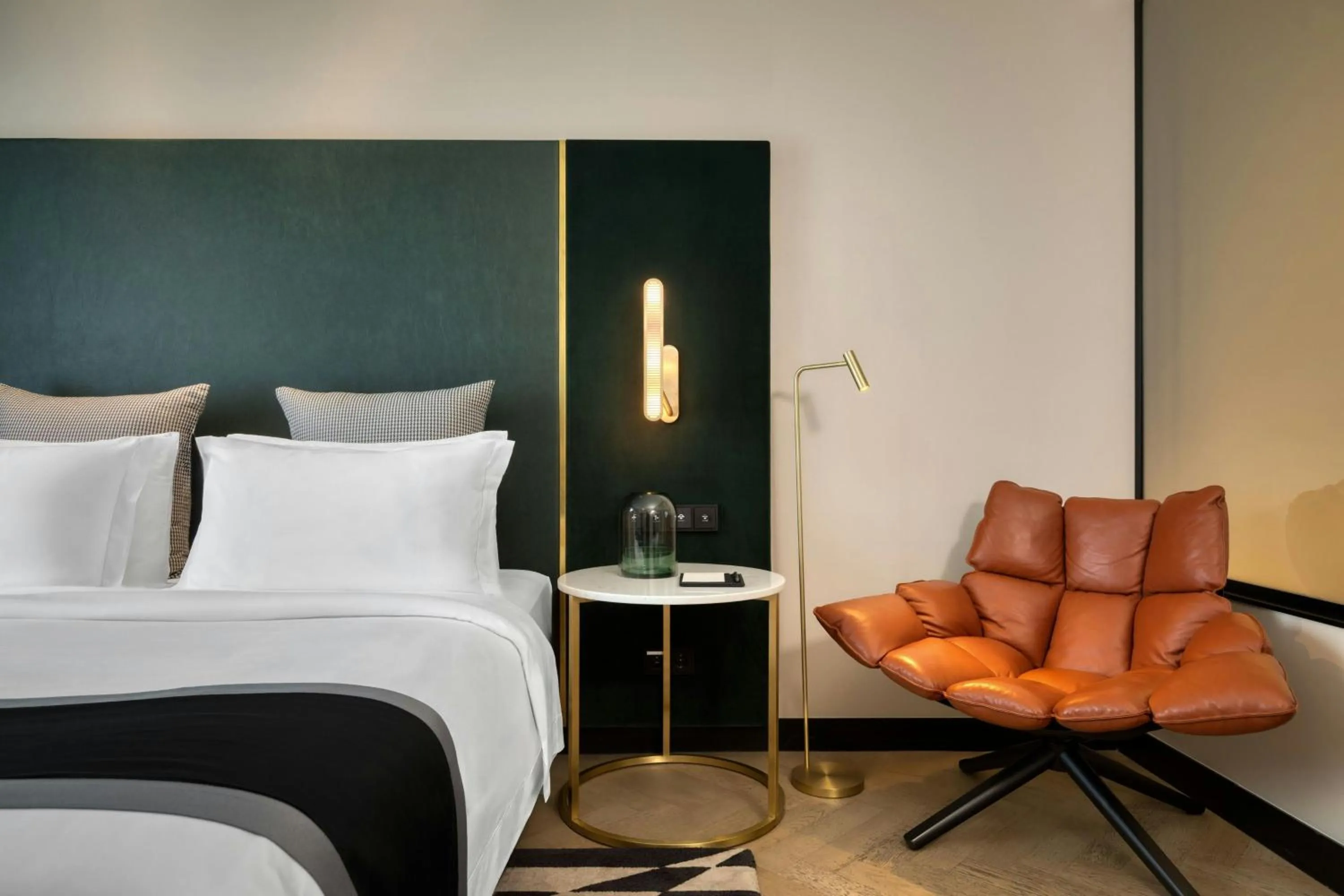 Photo of the whole room, Bed in Academias Hotel, Autograph Collection