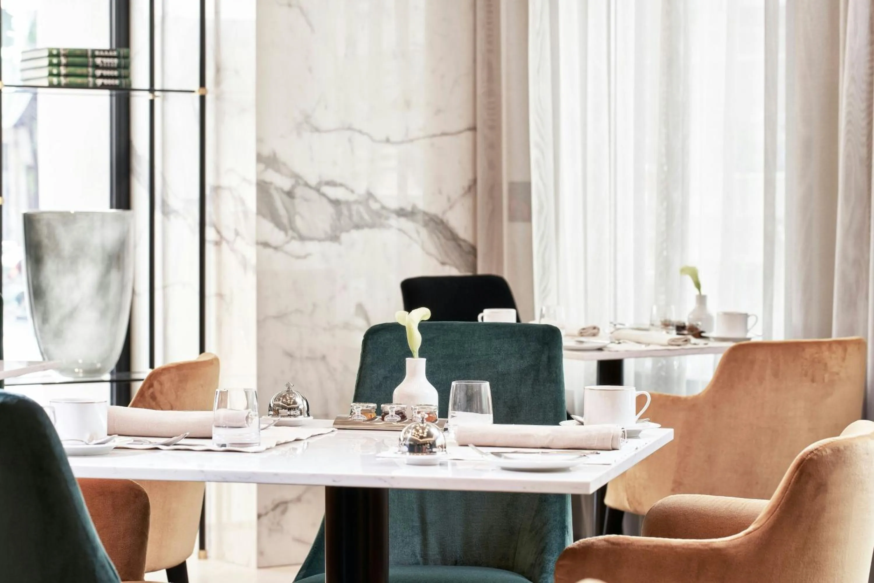 Breakfast in Academias Hotel, Autograph Collection