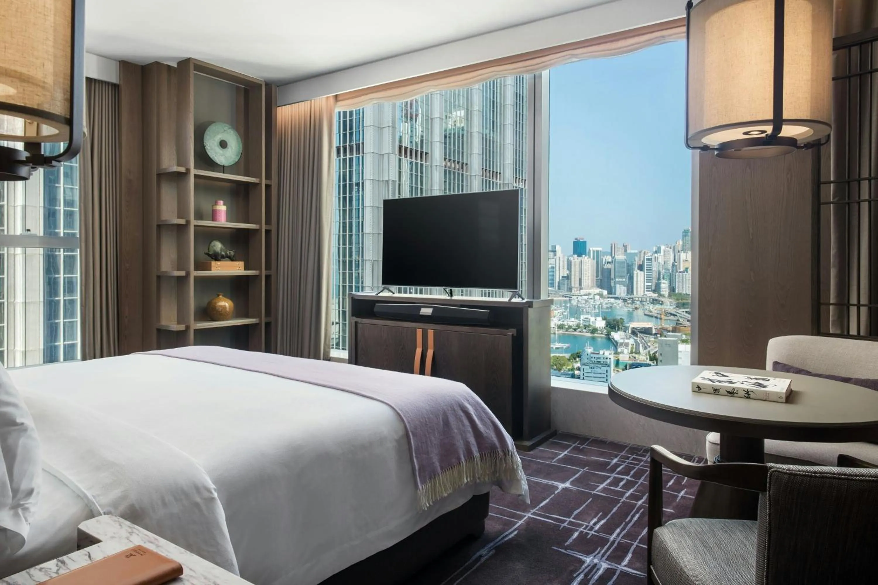 Photo of the whole room, Bed in The St. Regis Hong Kong