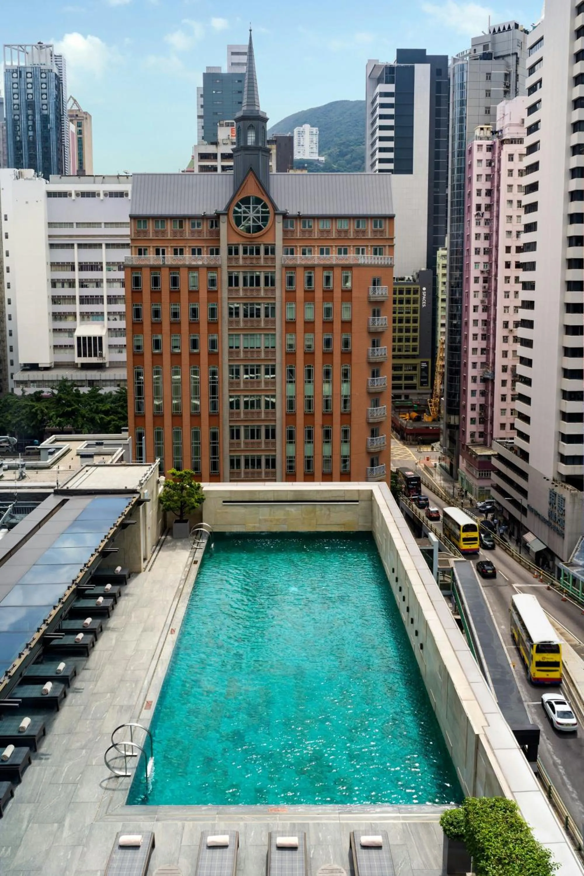 Swimming pool in The St. Regis Hong Kong
