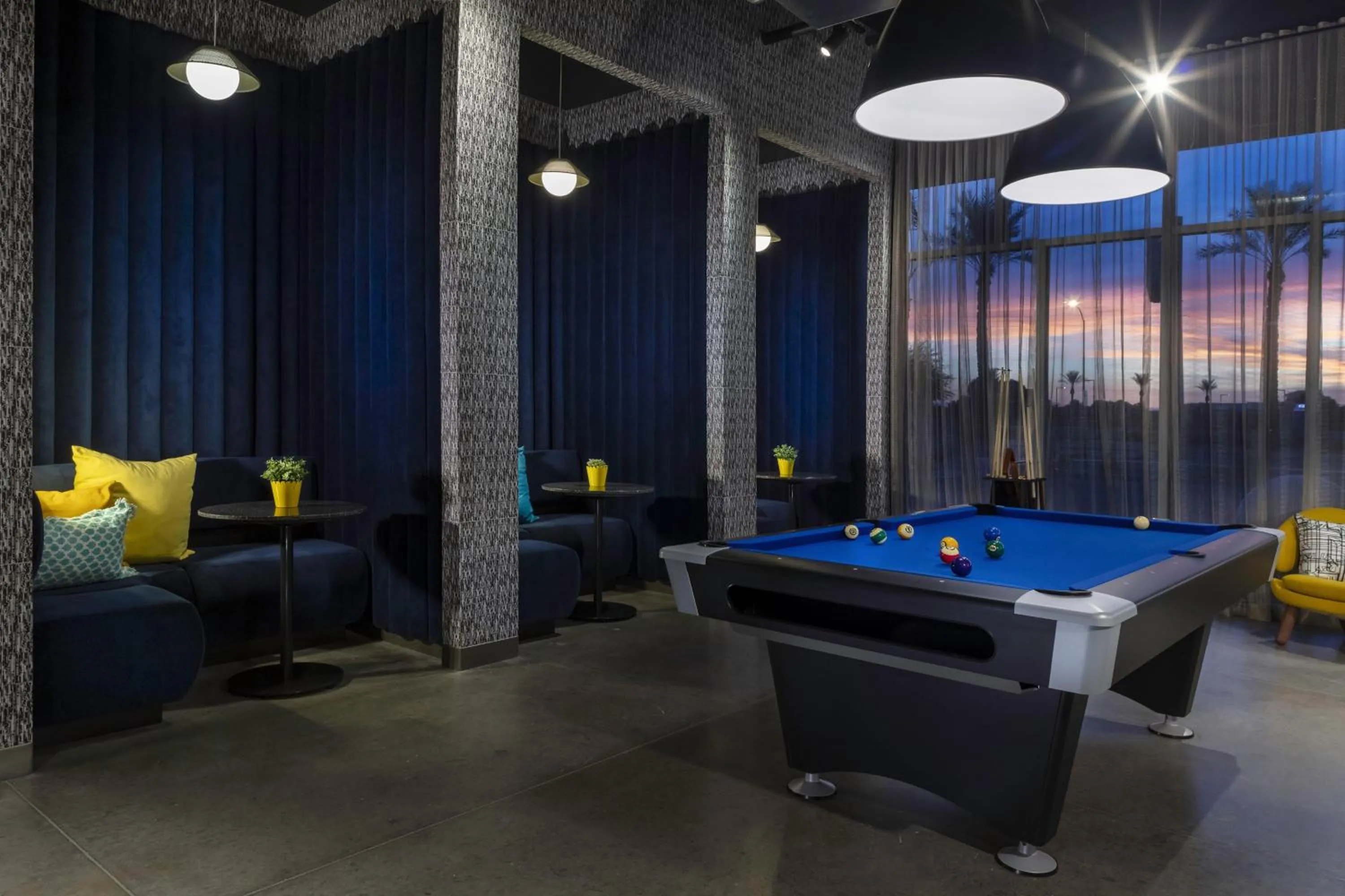 Restaurant/places to eat in Aloft Glendale at Westgate