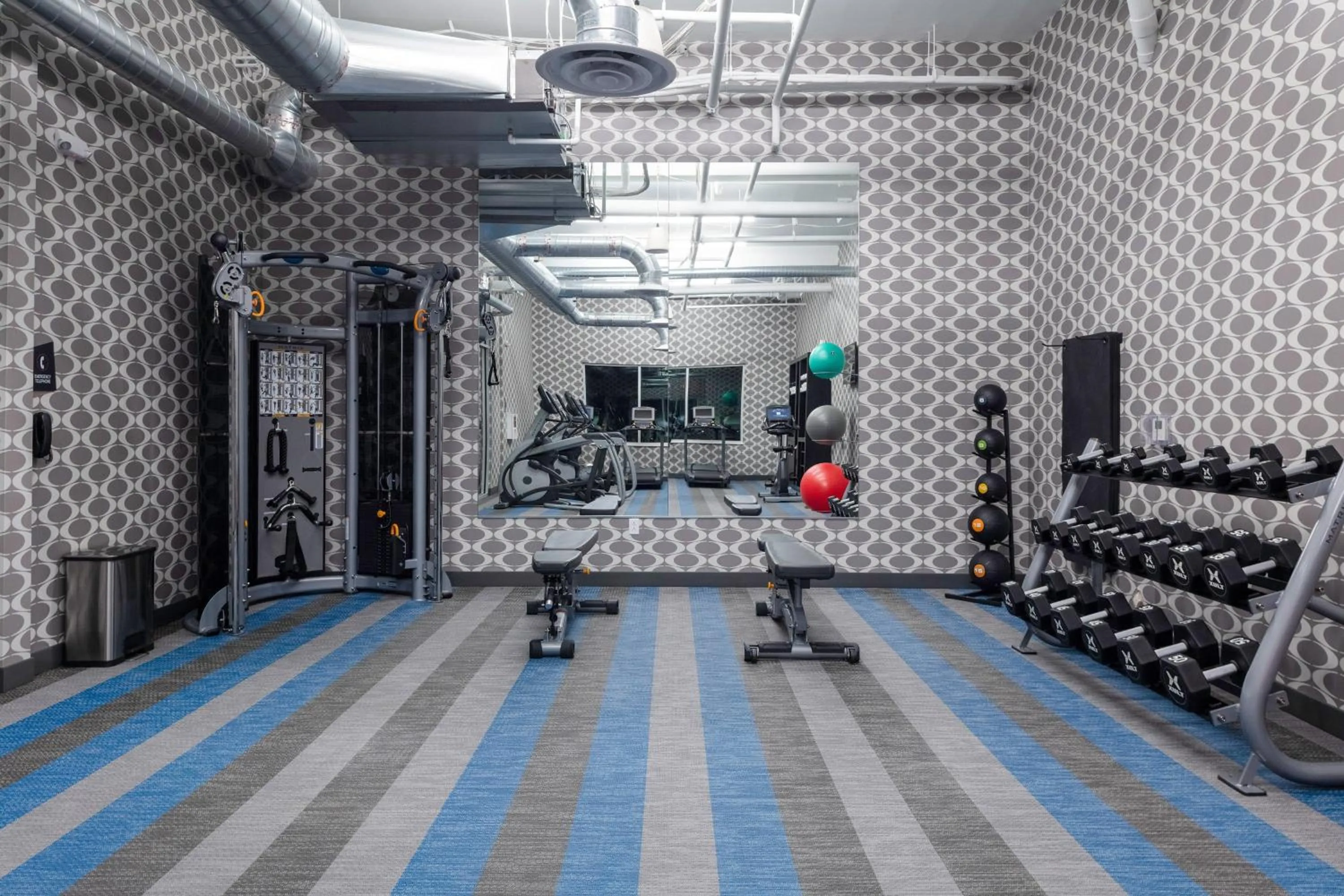 Fitness centre/facilities in Aloft Glendale at Westgate