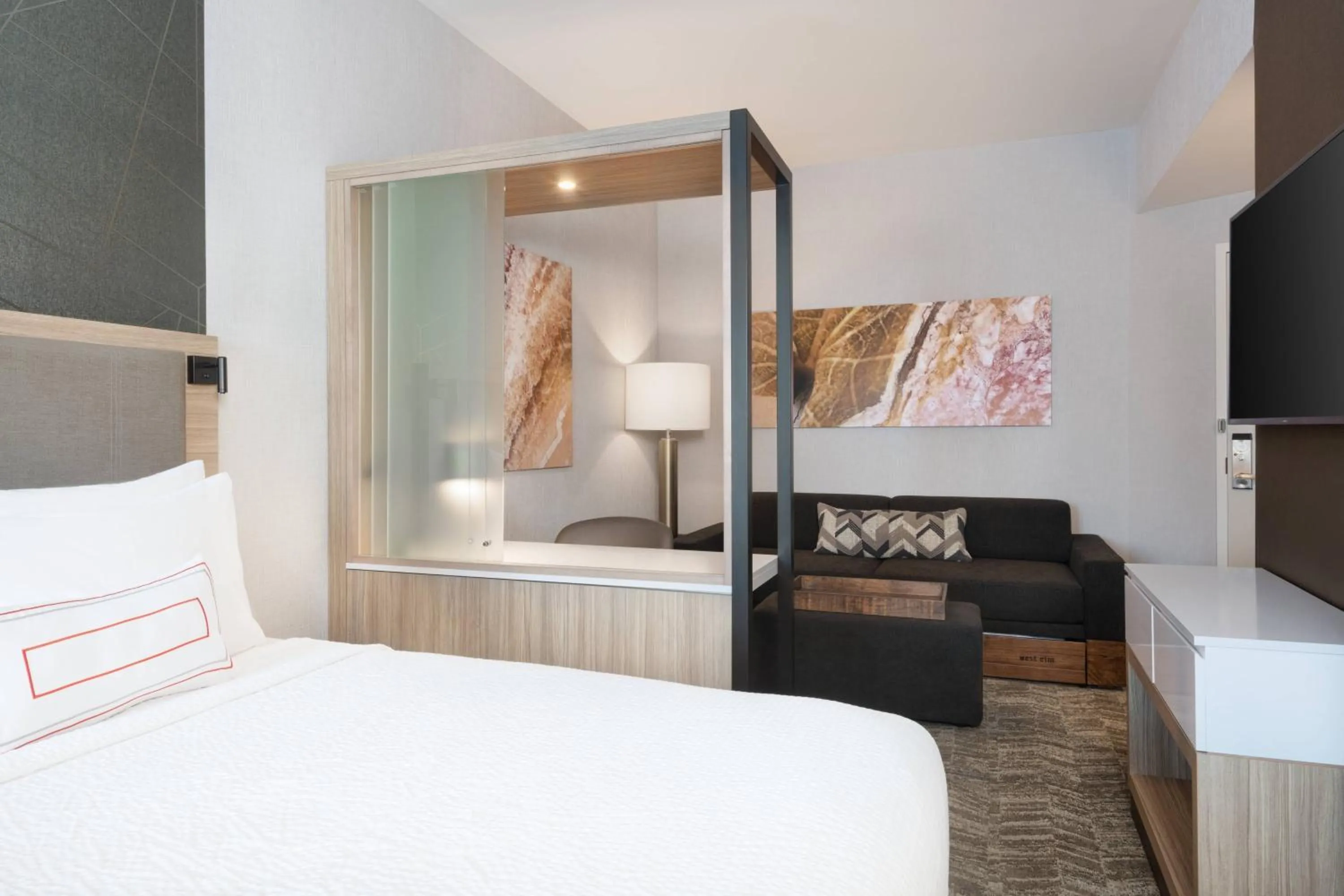 Living room, Bed in SpringHill Suites by Marriott Tifton