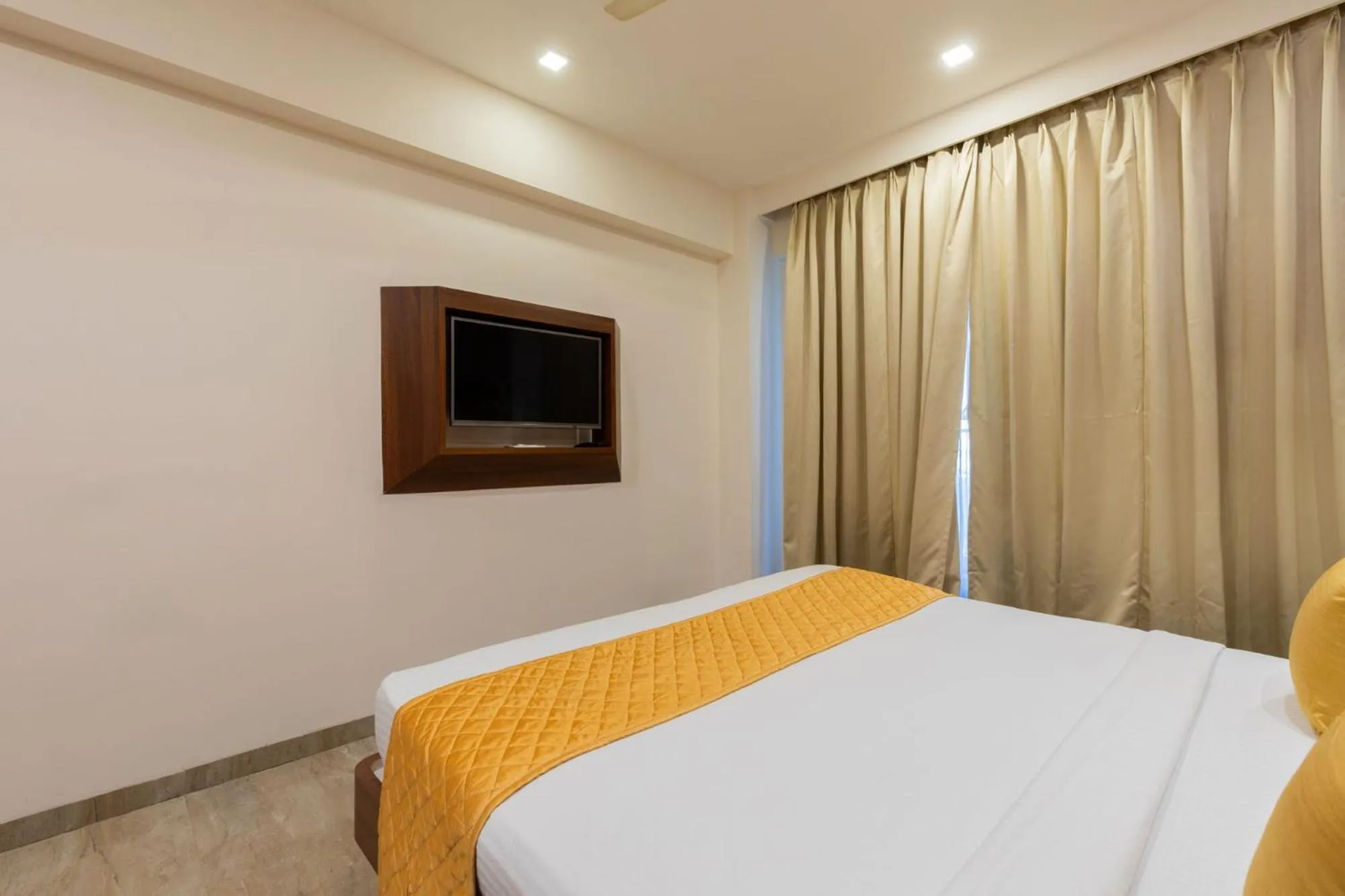 Bed in Hotel Lords, Fort