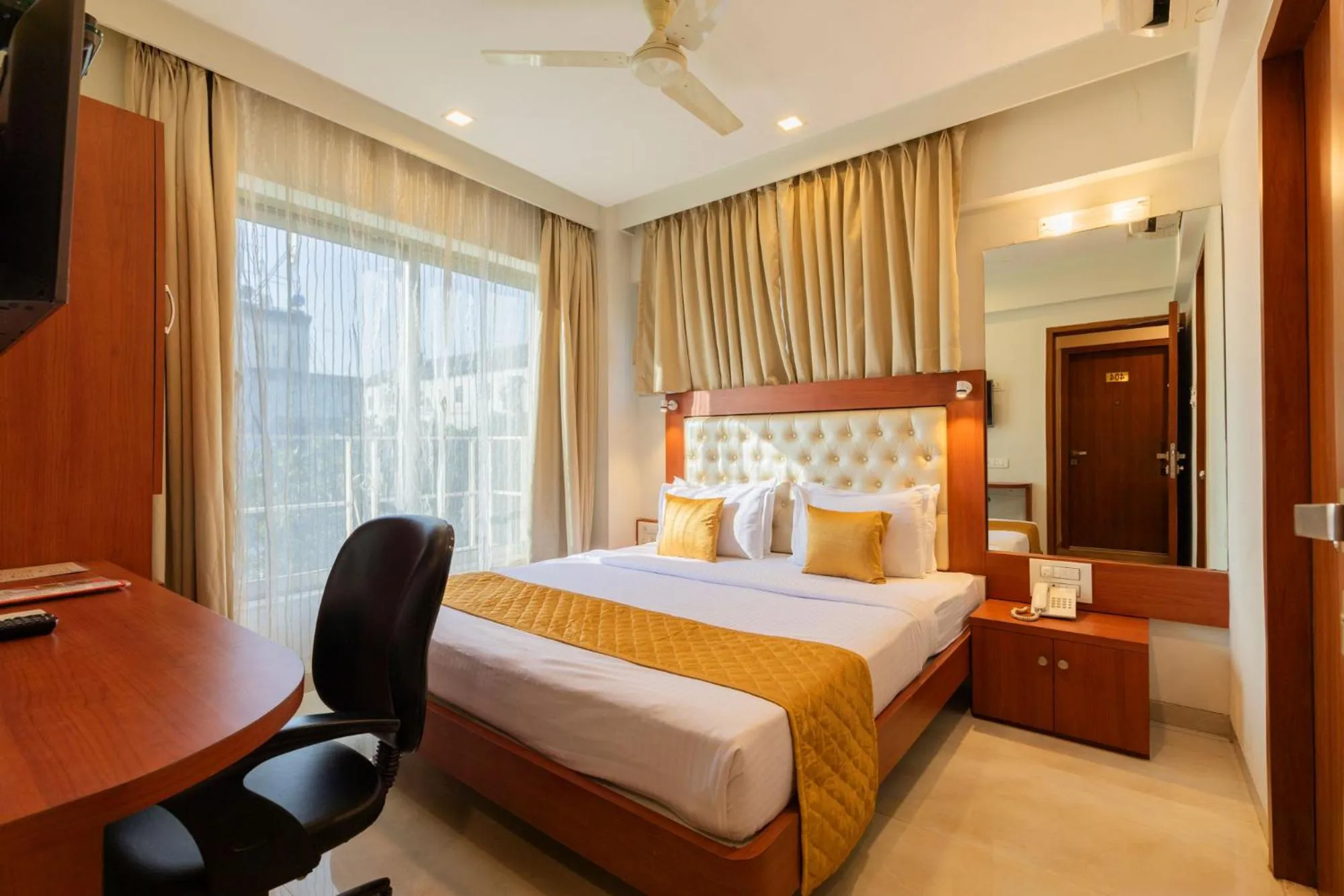 Bed in Hotel Lords, Fort