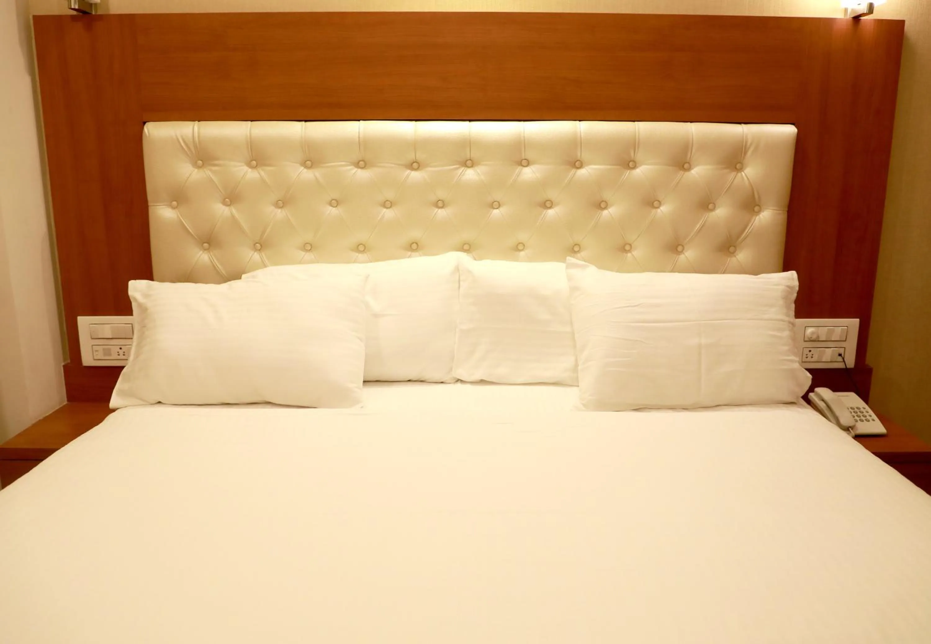 Bed in Hotel Lords, Fort