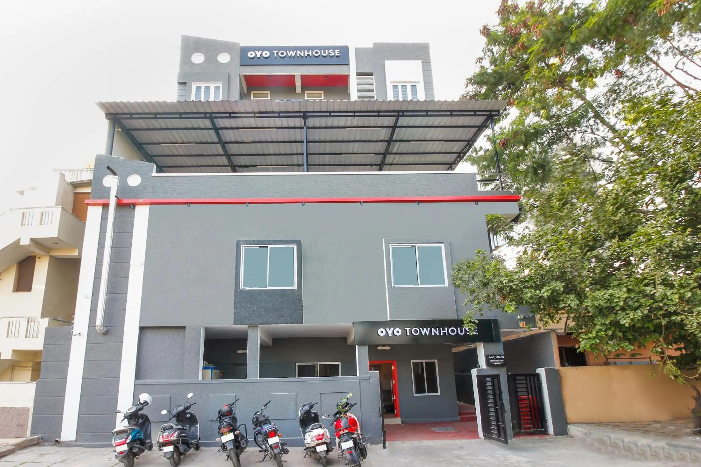 Facade/entrance in Super Townhouse RCC Sunrise