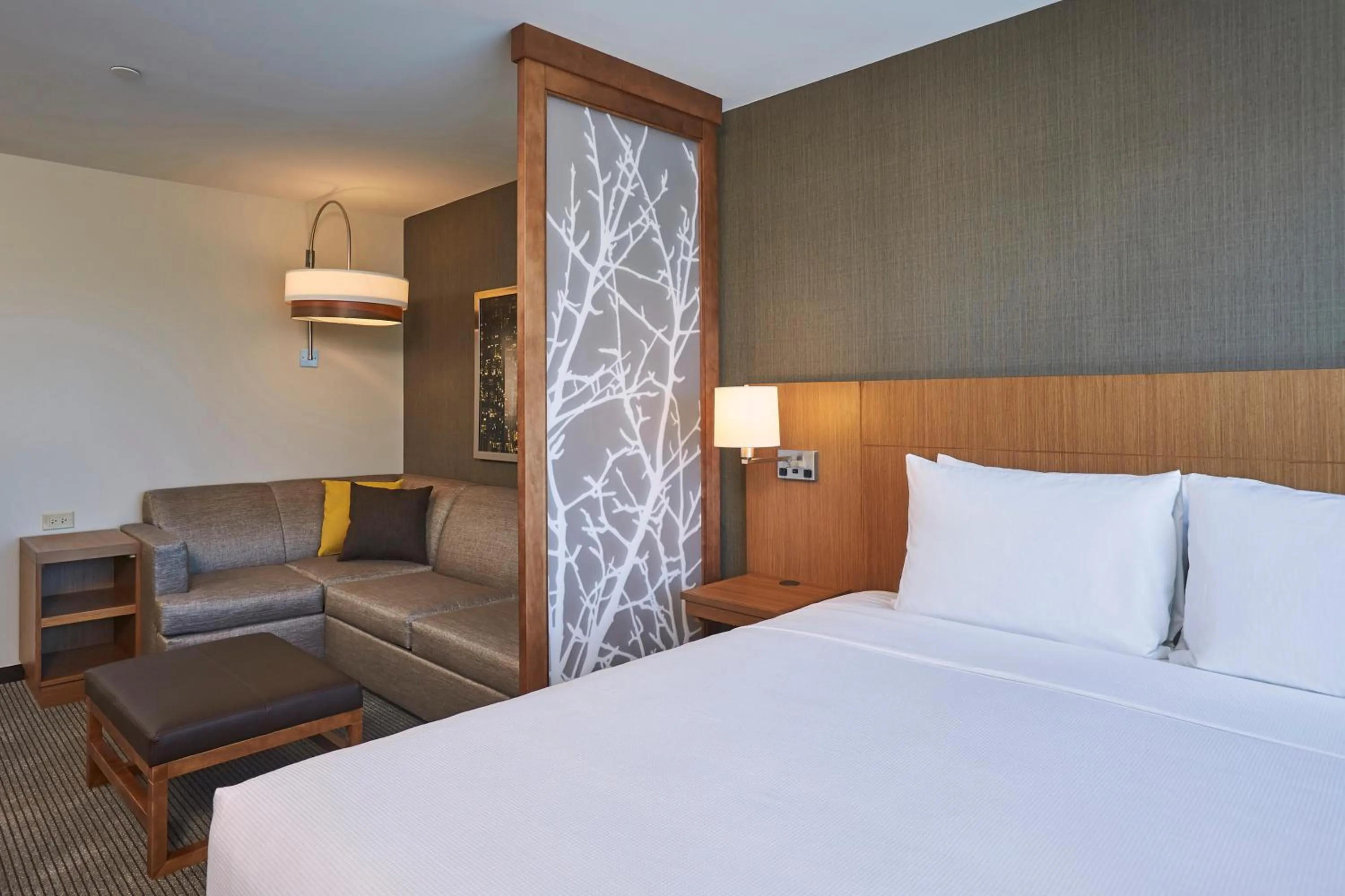 Bed in Hyatt Place Toronto Mississauga and Luxe Convention Centre