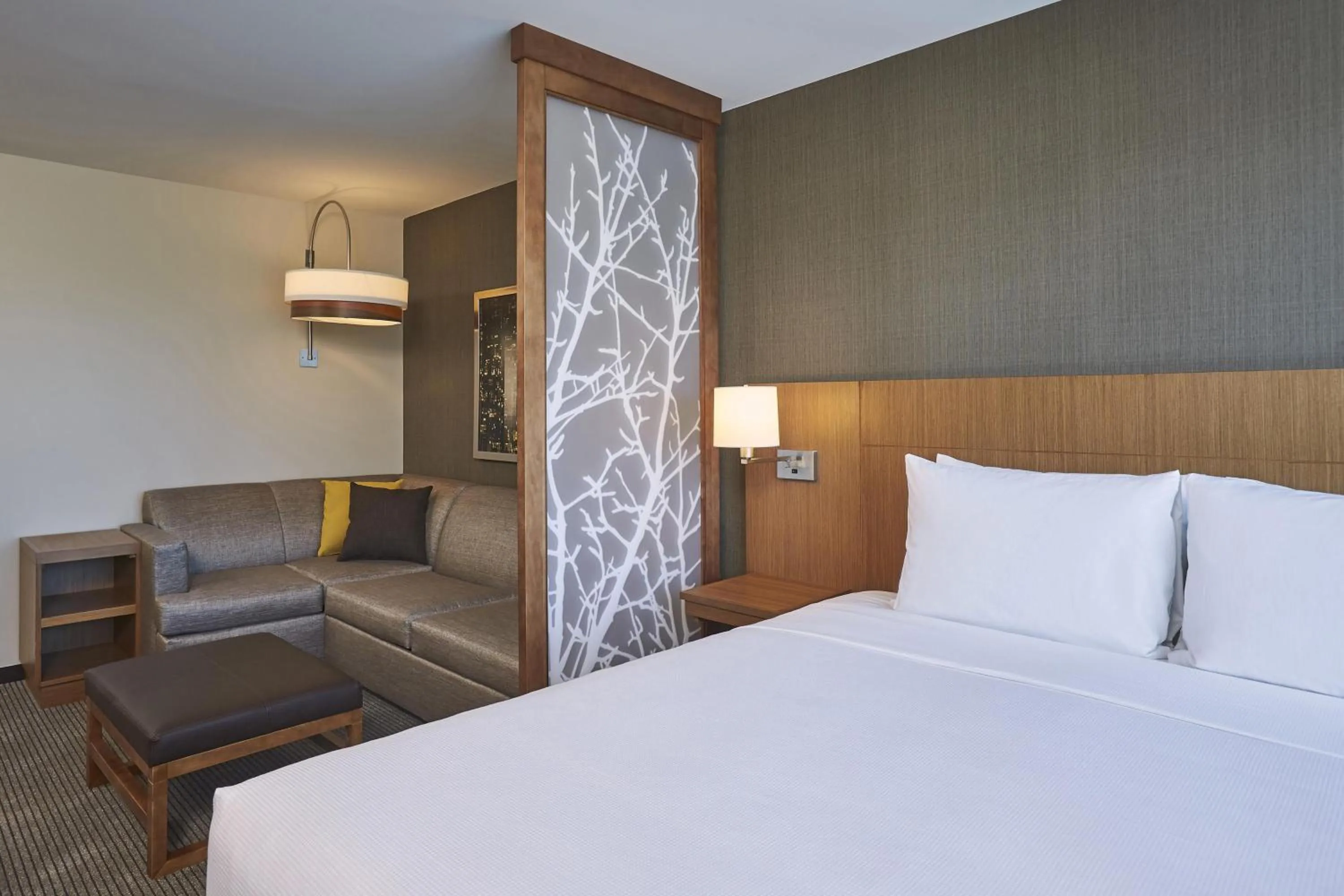 Bedroom, Bed in Hyatt Place Toronto Mississauga and Luxe Convention Centre