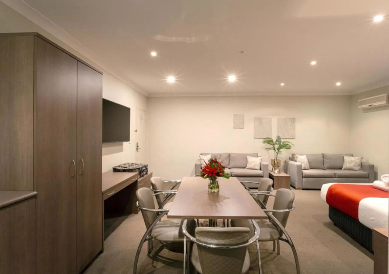 Bedroom in Parkes International