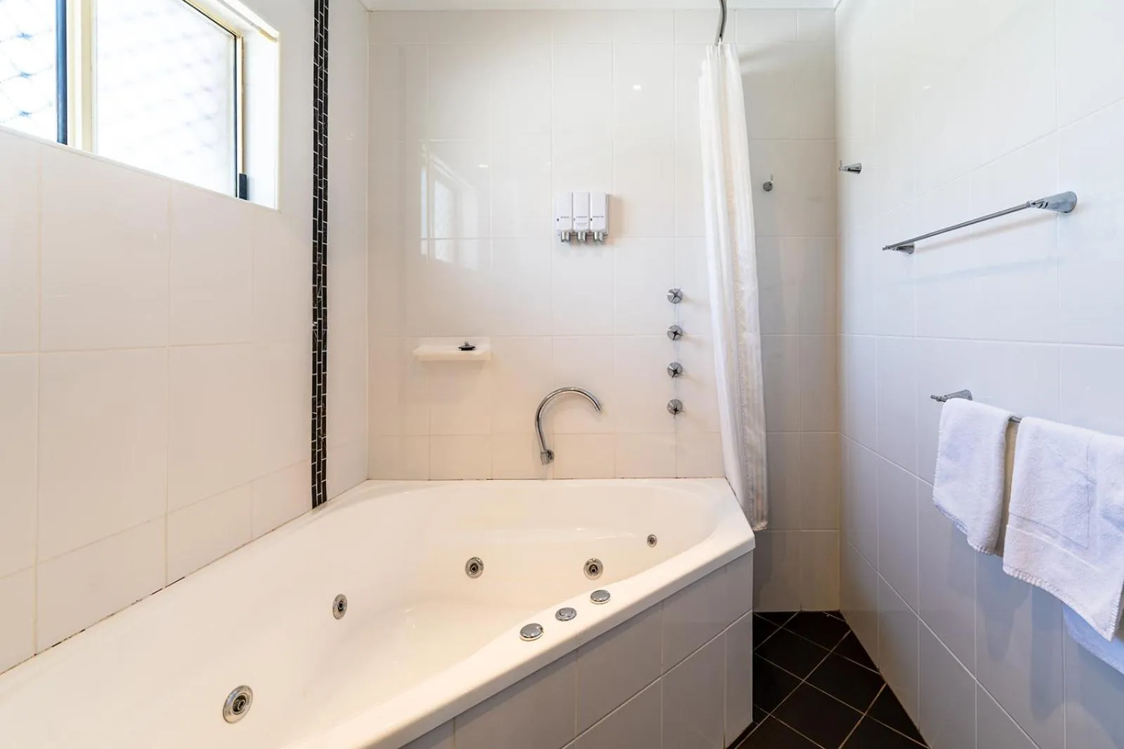 Bath in Parkes International